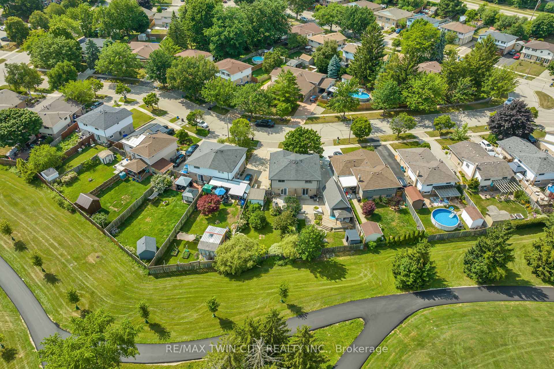 Photo 28 of 28 Uxbridge Crescent, Kitchener — HOMEH