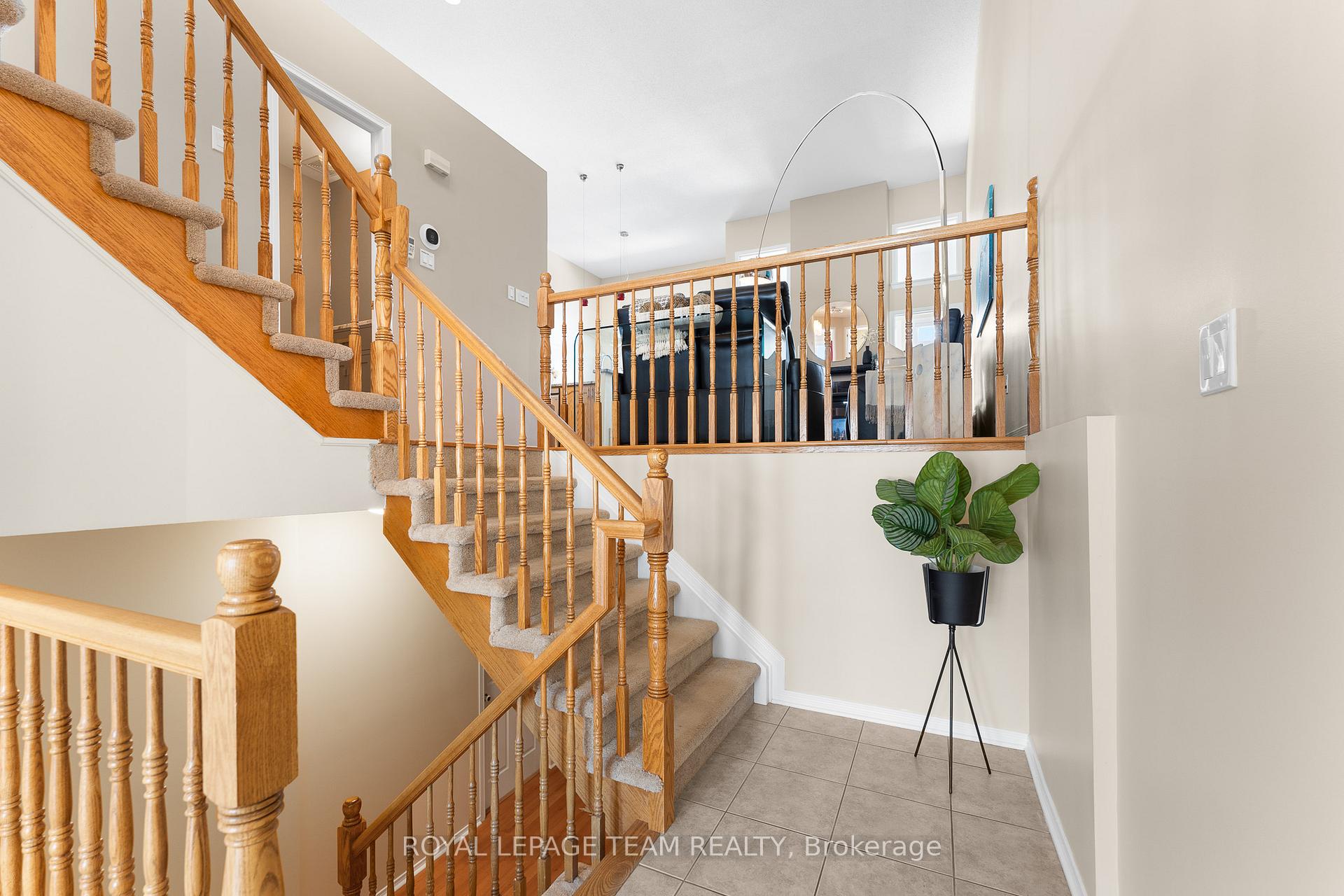 Photo 5 of 136 Macassa Circle, Ottawa, Kanata - Kanata Lakes/Heritage Hills — HOMEH