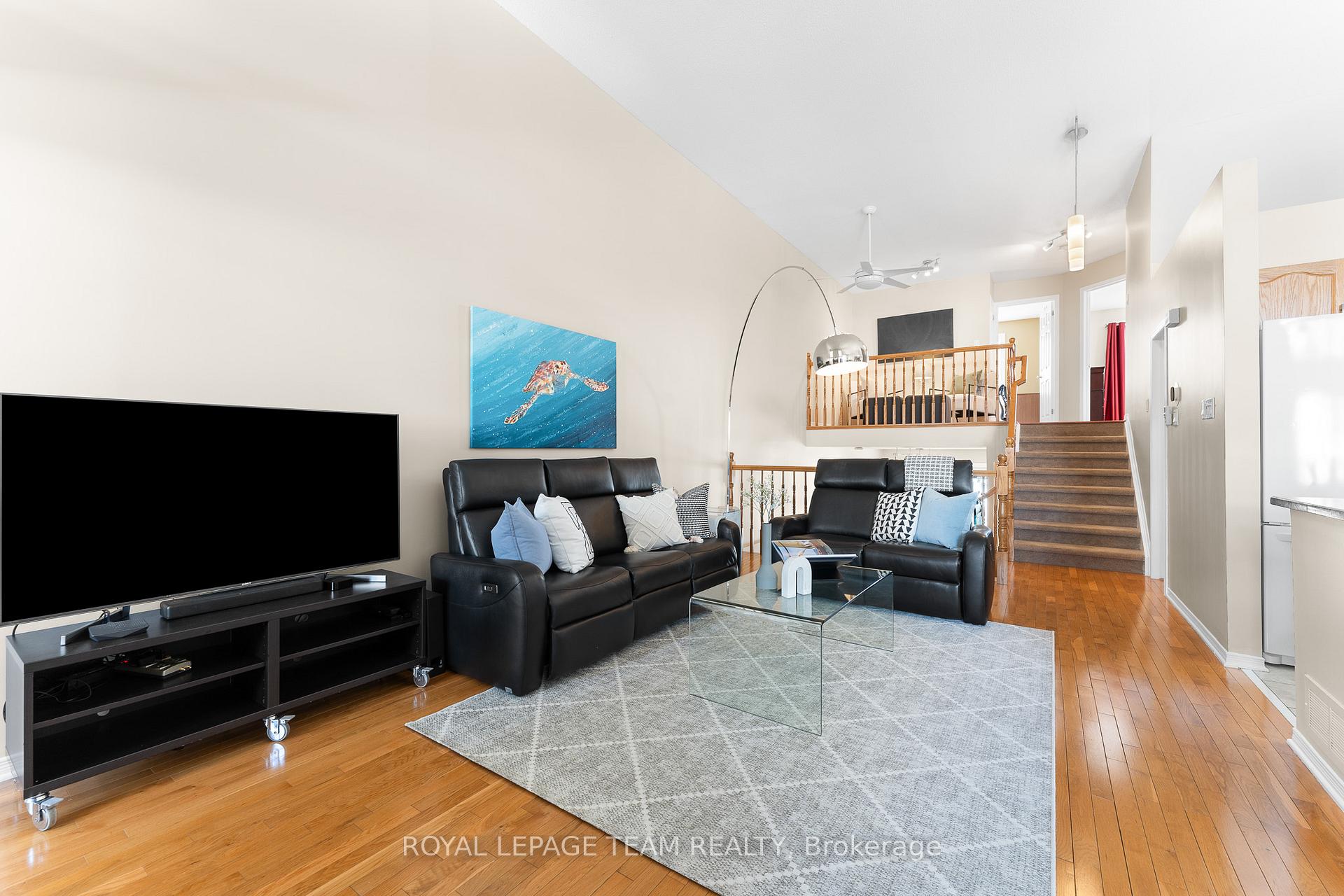 Photo 6 of 136 Macassa Circle, Ottawa, Kanata - Kanata Lakes/Heritage Hills — HOMEH
