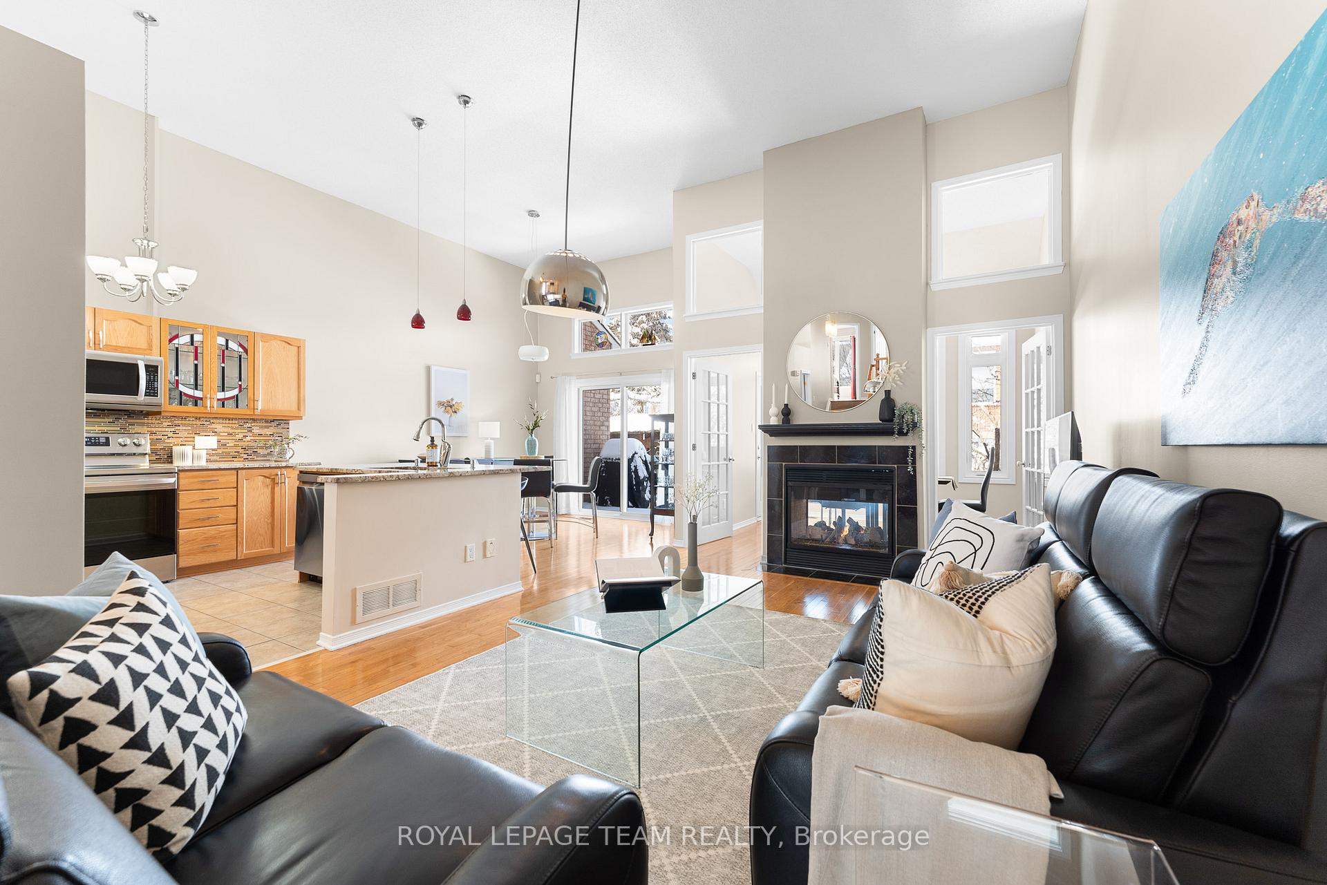 Photo 8 of 136 Macassa Circle, Ottawa, Kanata - Kanata Lakes/Heritage Hills — HOMEH