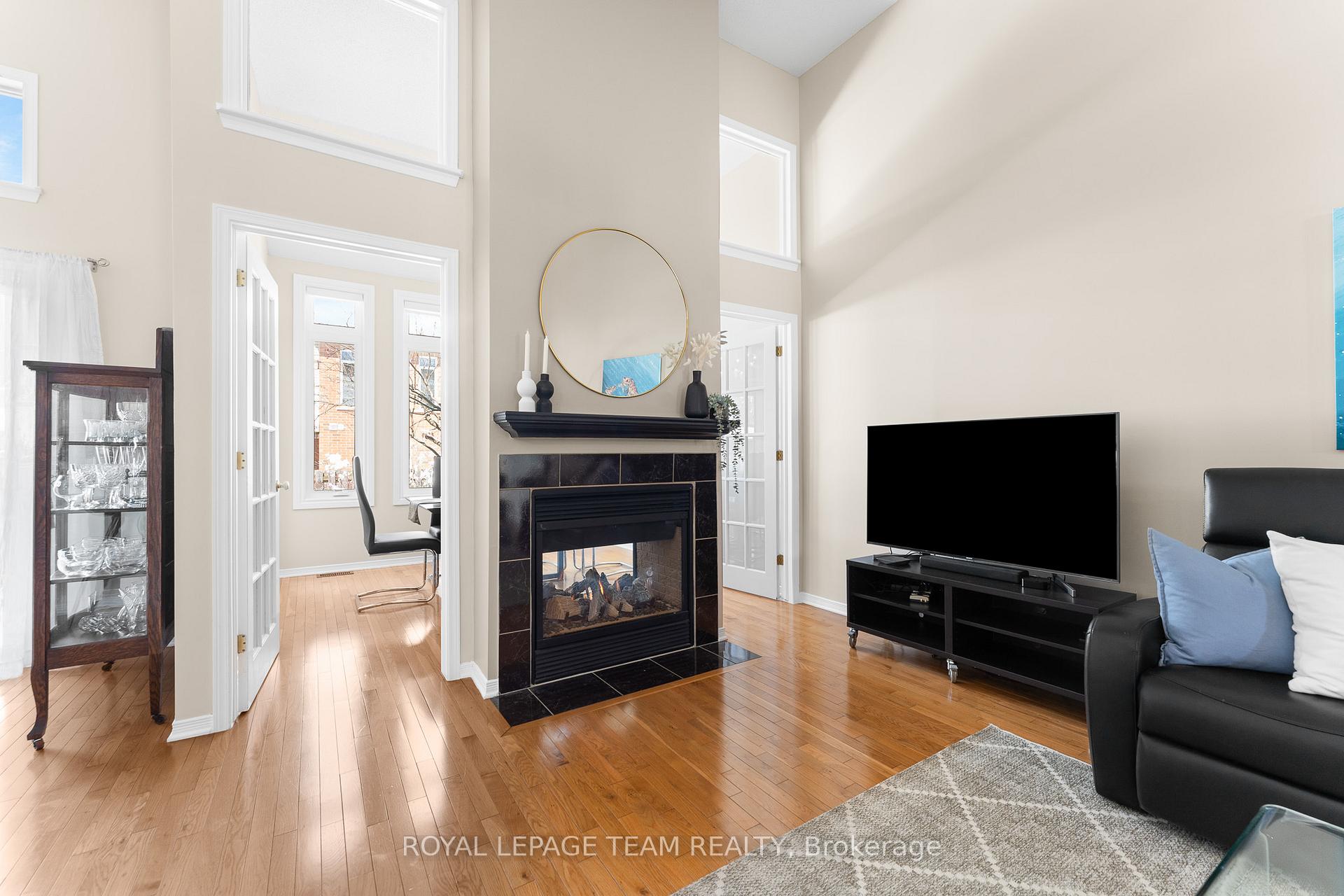 Photo 9 of 136 Macassa Circle, Ottawa, Kanata - Kanata Lakes/Heritage Hills — HOMEH