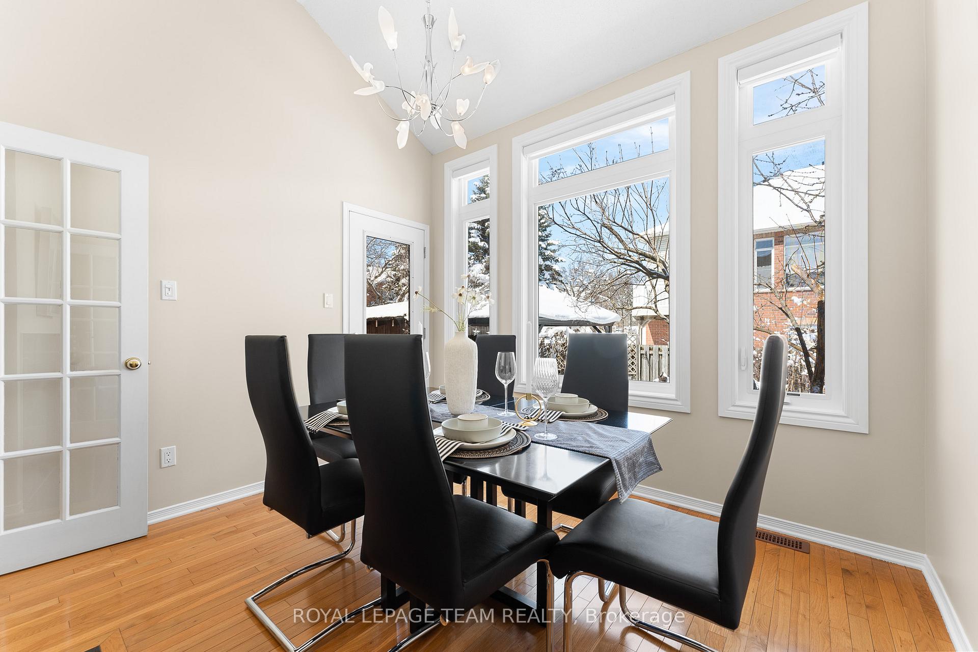 Photo 10 of 136 Macassa Circle, Ottawa, Kanata - Kanata Lakes/Heritage Hills — HOMEH
