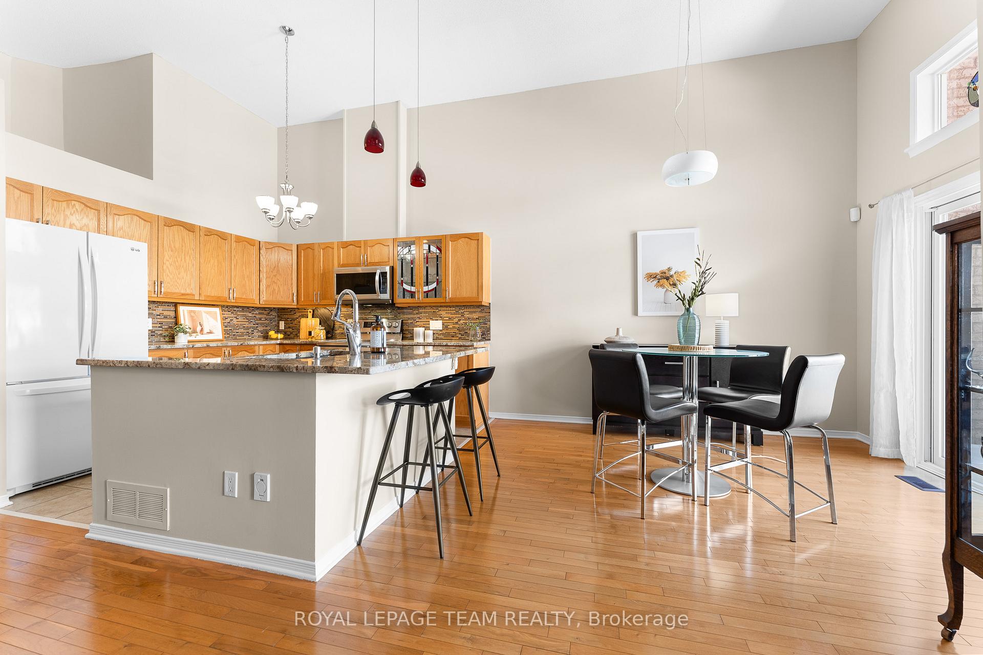 Photo 12 of 136 Macassa Circle, Ottawa, Kanata - Kanata Lakes/Heritage Hills — HOMEH