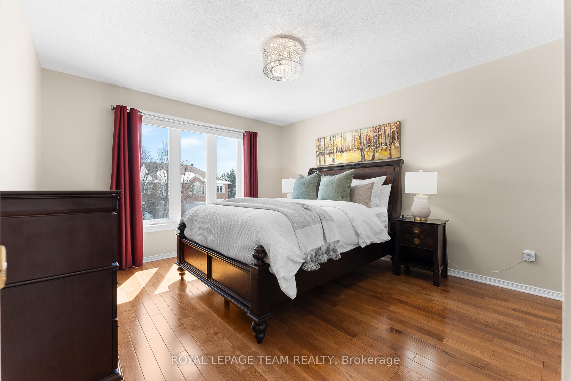 Photo 20 of 136 Macassa Circle, Ottawa, Kanata - Kanata Lakes/Heritage Hills — HOMEH