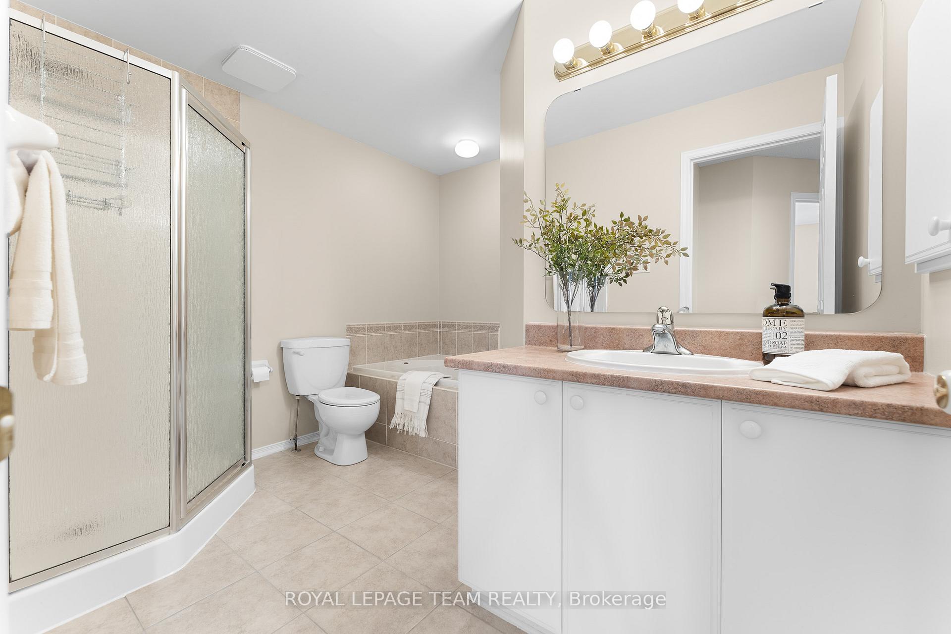 Photo 23 of 136 Macassa Circle, Ottawa, Kanata - Kanata Lakes/Heritage Hills — HOMEH