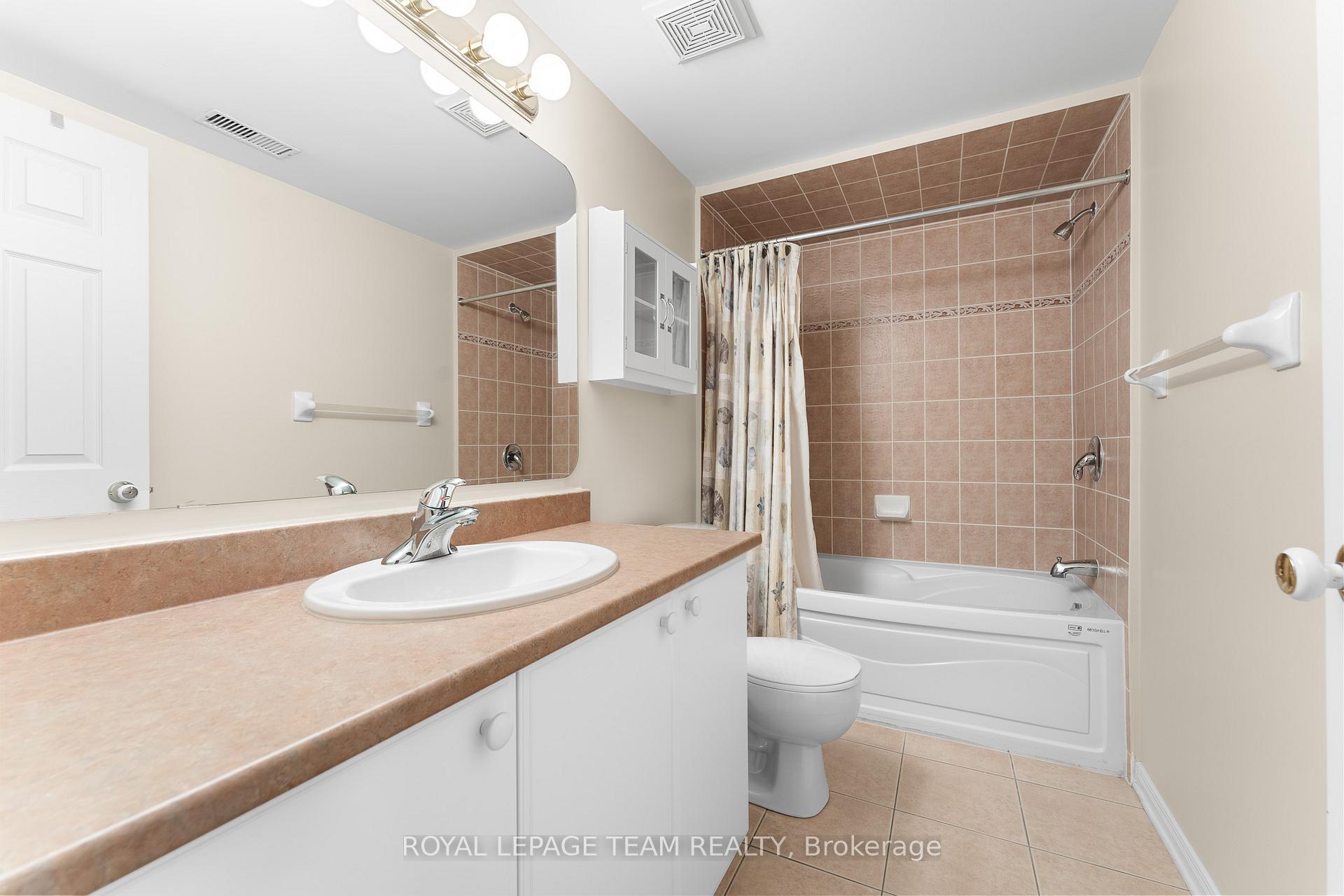 Photo 29 of 136 Macassa Circle, Ottawa, Kanata - Kanata Lakes/Heritage Hills — HOMEH