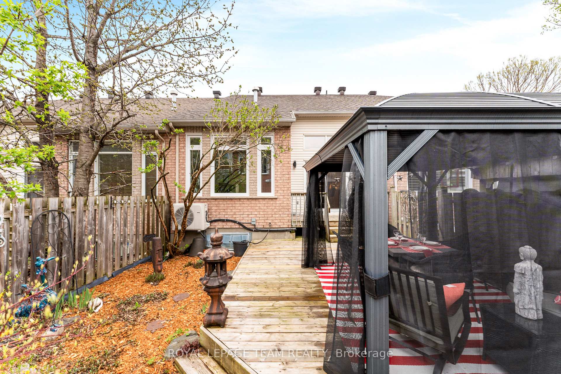Photo 36 of 136 Macassa Circle, Ottawa, Kanata - Kanata Lakes/Heritage Hills — HOMEH