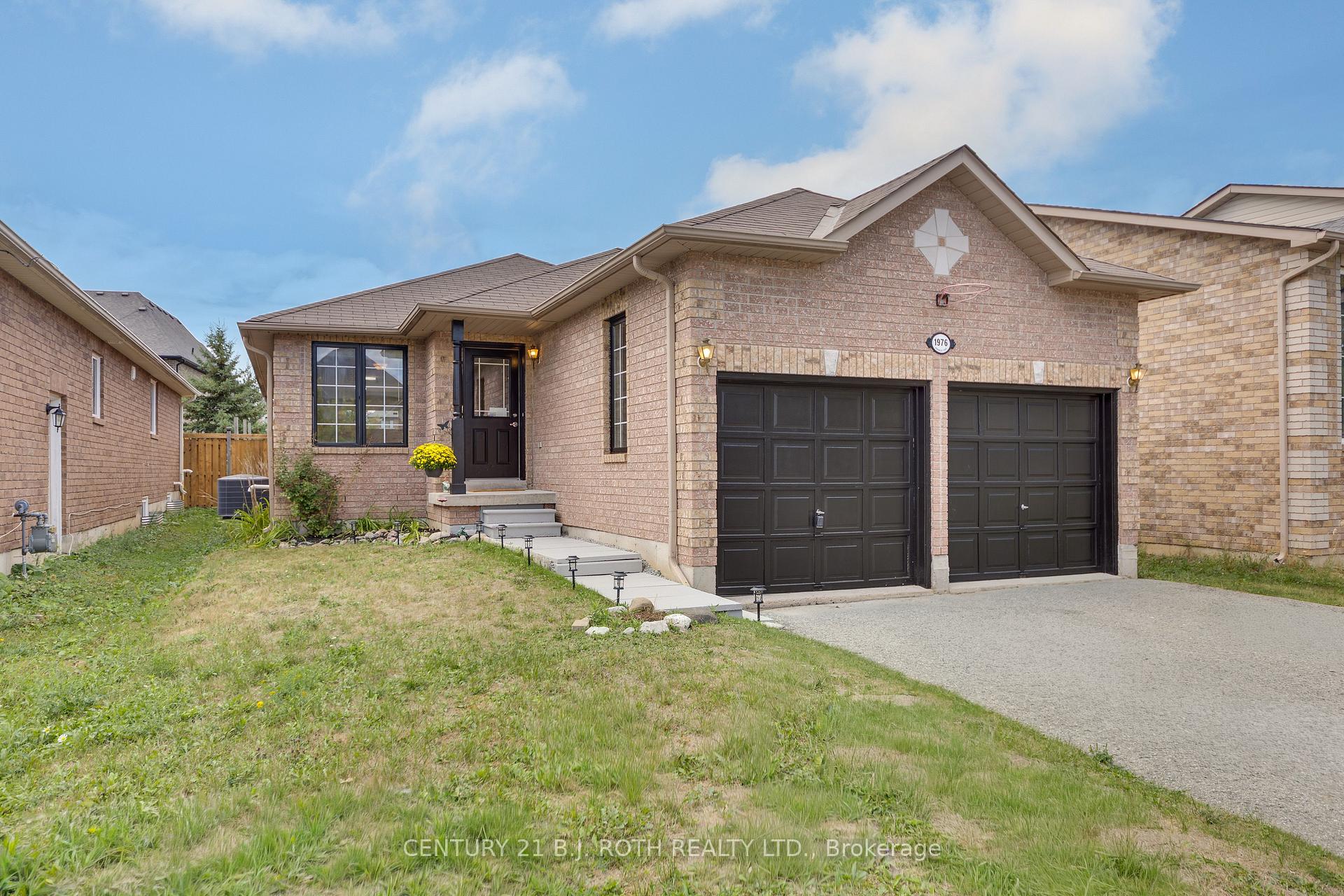 Photo 2 of 1976 Prince Court, Innisfil, Alcona — HOMEH