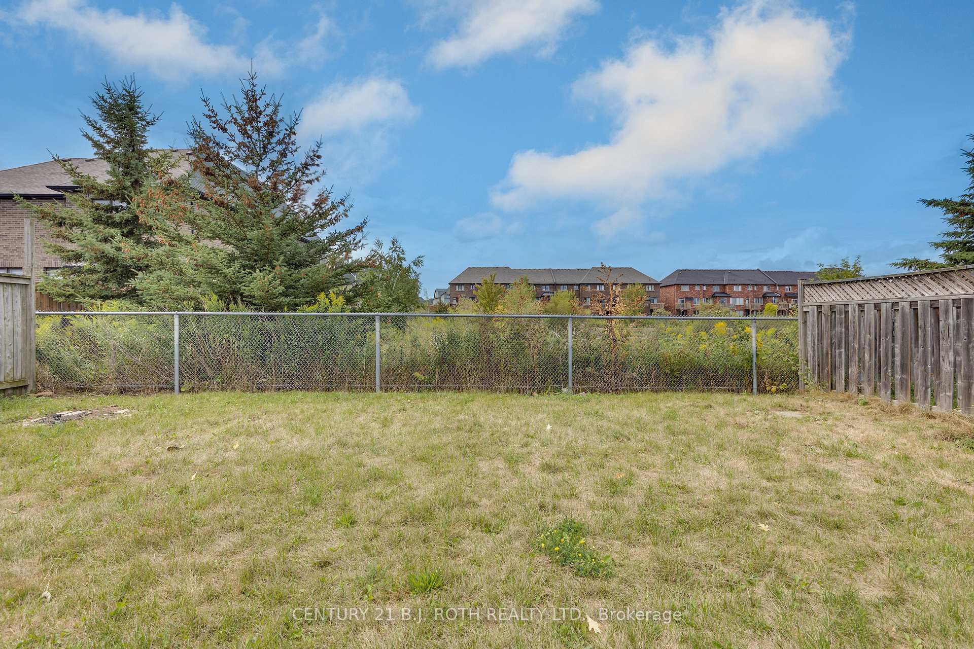 Photo 35 of 1976 Prince Court, Innisfil, Alcona — HOMEH