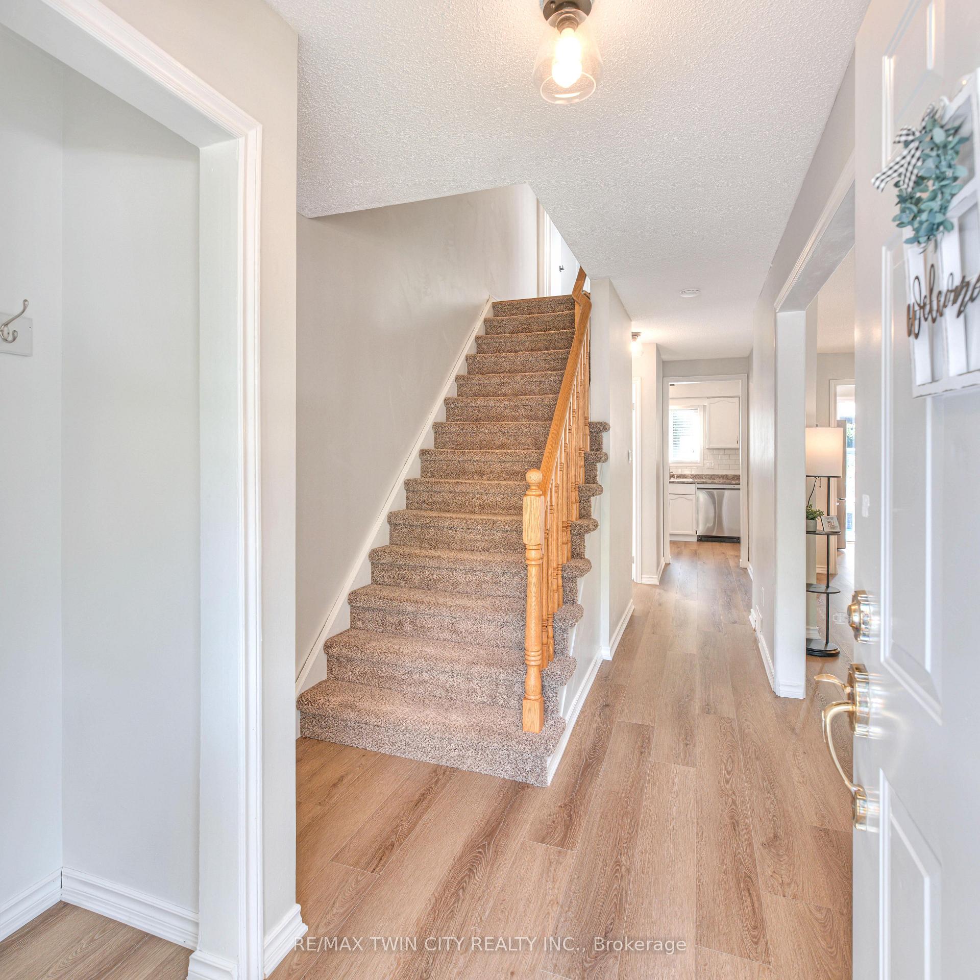 Photo 6 of 41 Ristau Crescent, Kitchener, Laurentian Hills — HOMEH