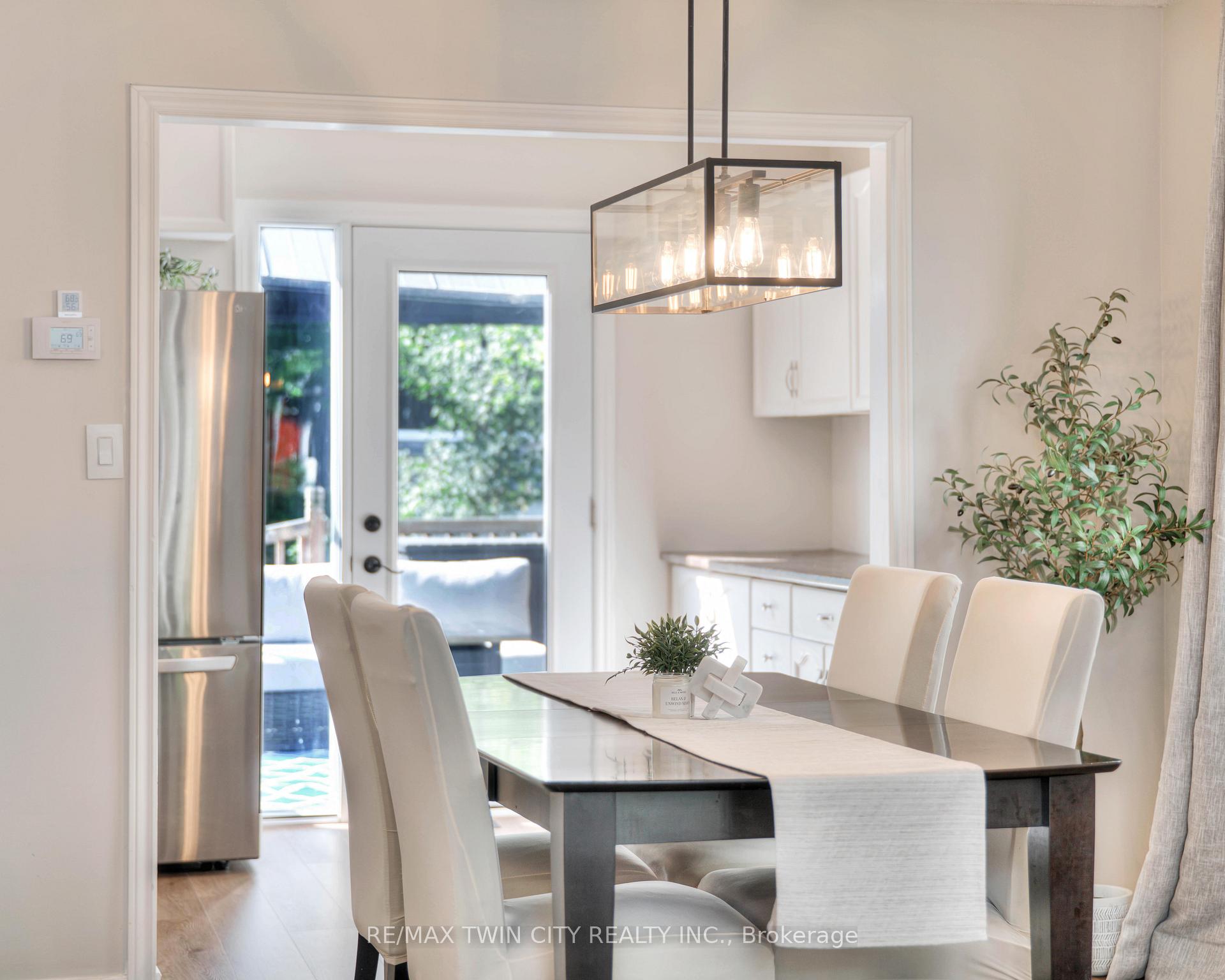 Photo 10 of 41 Ristau Crescent, Kitchener, Laurentian Hills — HOMEH