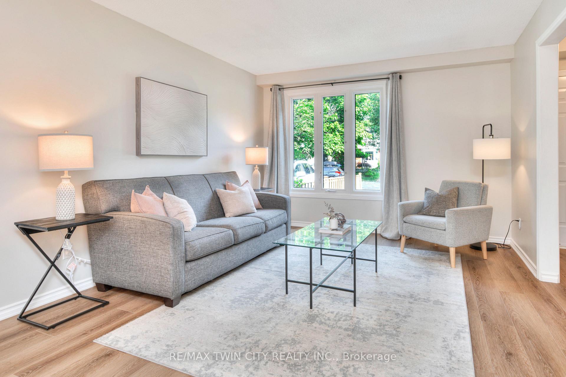 Photo 11 of 41 Ristau Crescent, Kitchener, Laurentian Hills — HOMEH