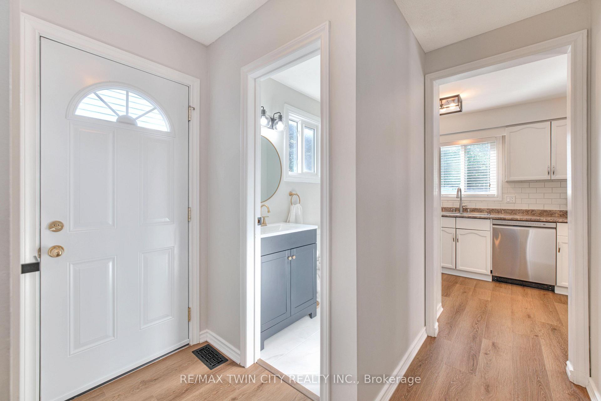Photo 12 of 41 Ristau Crescent, Kitchener, Laurentian Hills — HOMEH