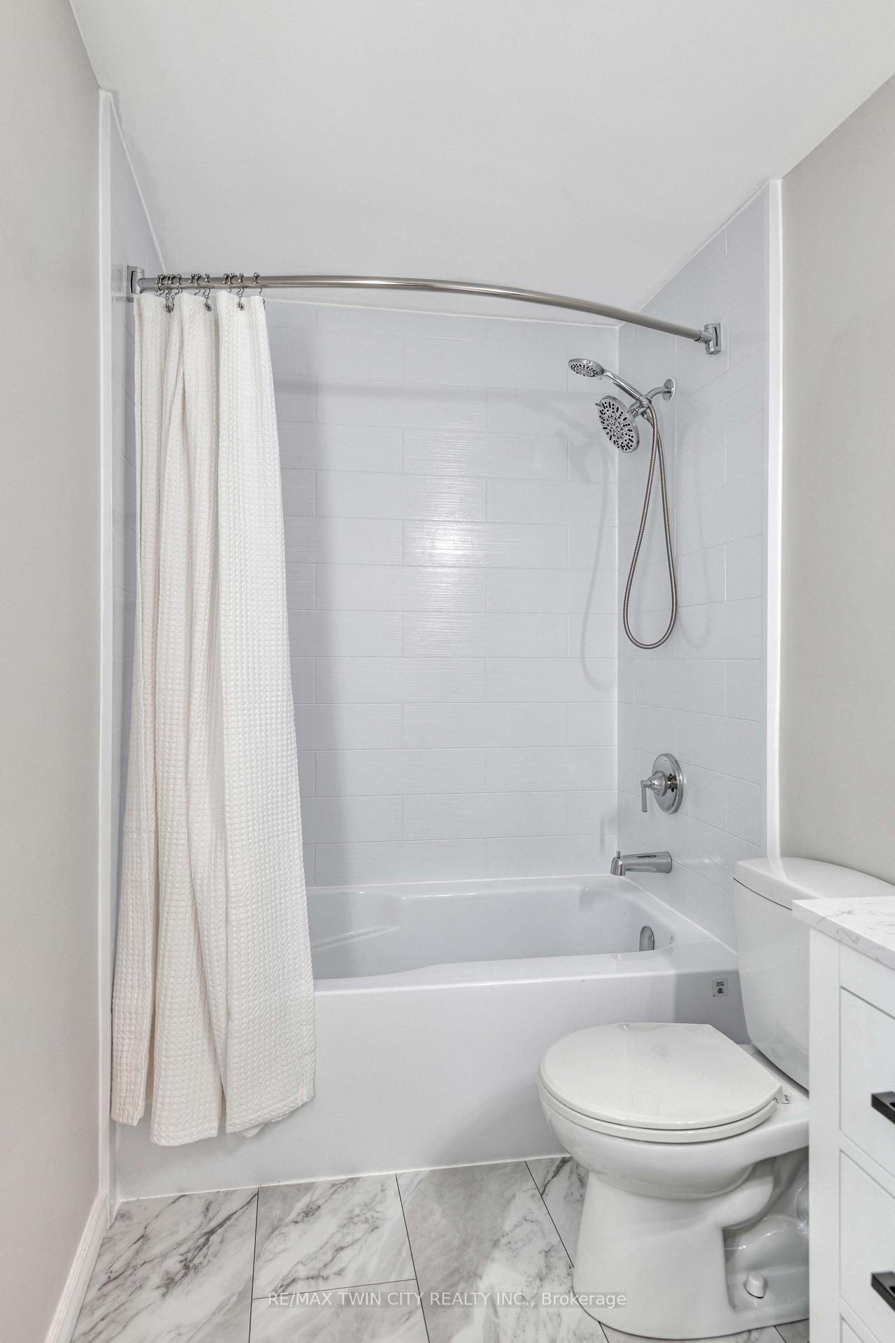 Photo 28 of 41 Ristau Crescent, Kitchener, Laurentian Hills — HOMEH