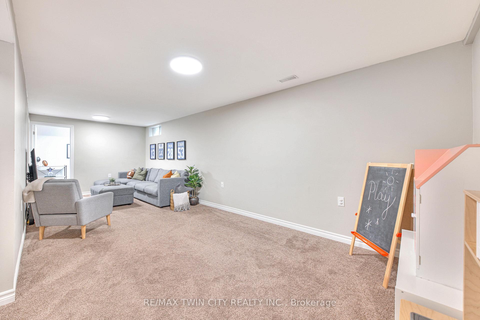 Photo 30 of 41 Ristau Crescent, Kitchener, Laurentian Hills — HOMEH