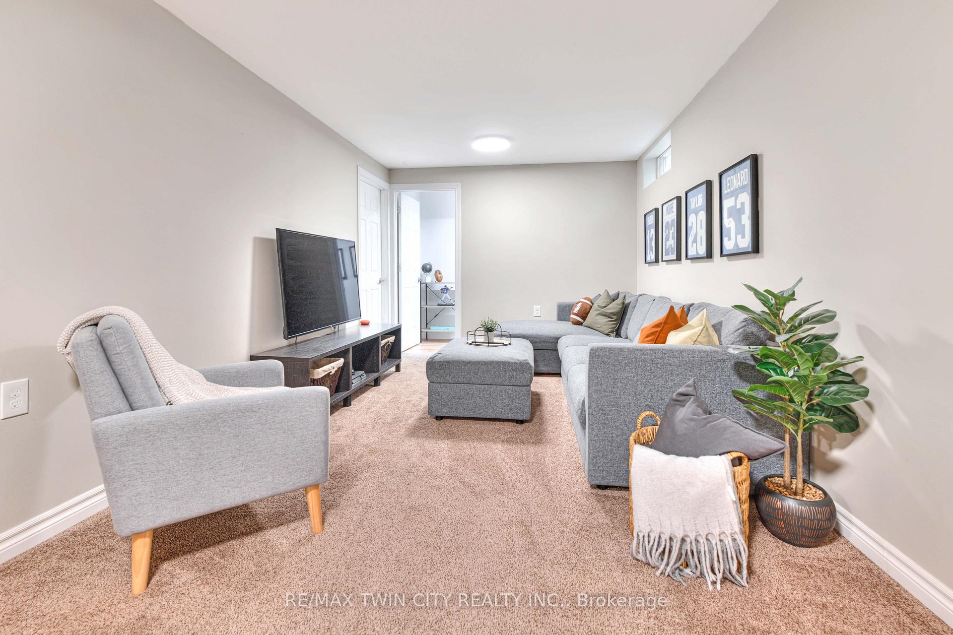 Photo 31 of 41 Ristau Crescent, Kitchener, Laurentian Hills — HOMEH