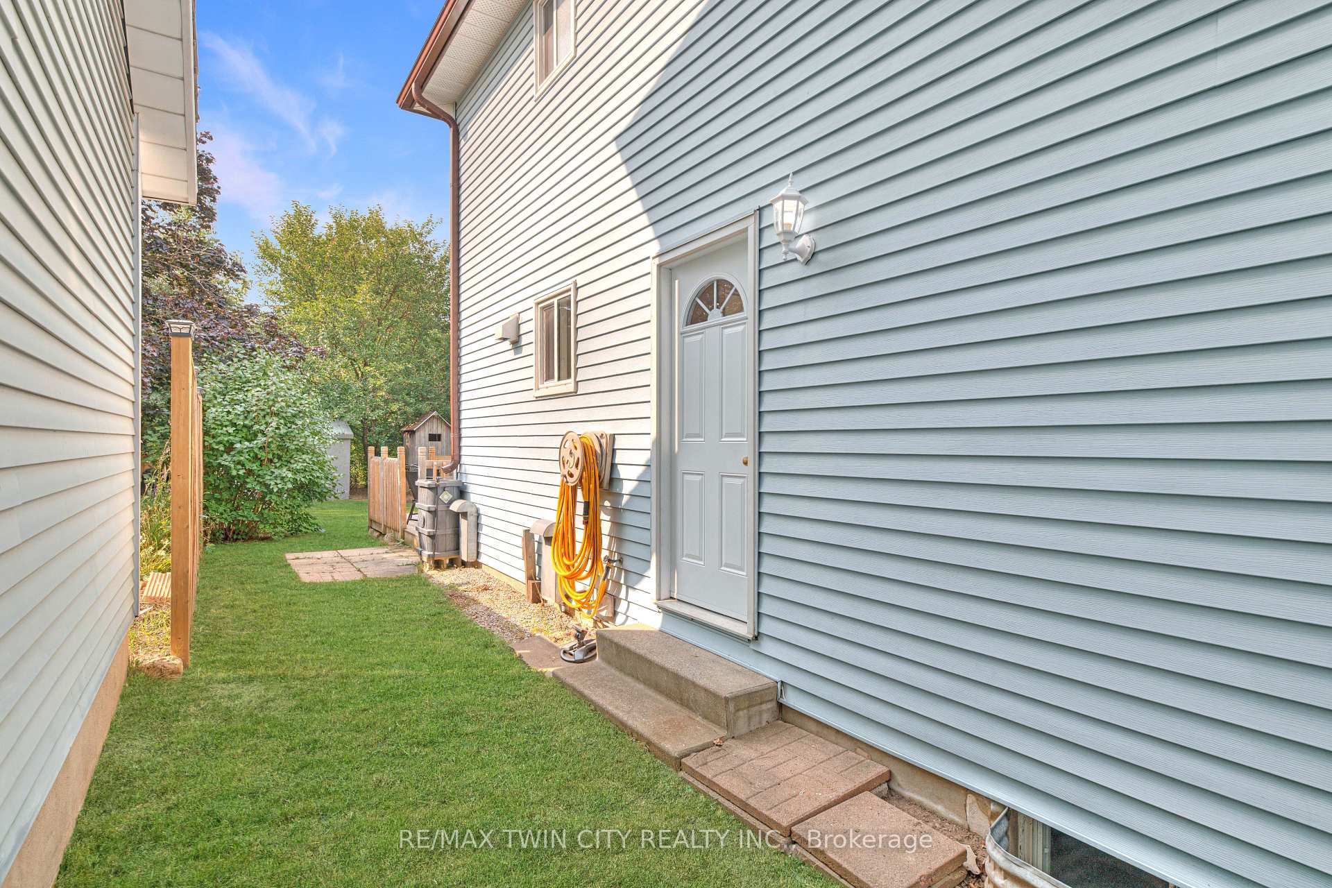 Photo 34 of 41 Ristau Crescent, Kitchener, Laurentian Hills — HOMEH