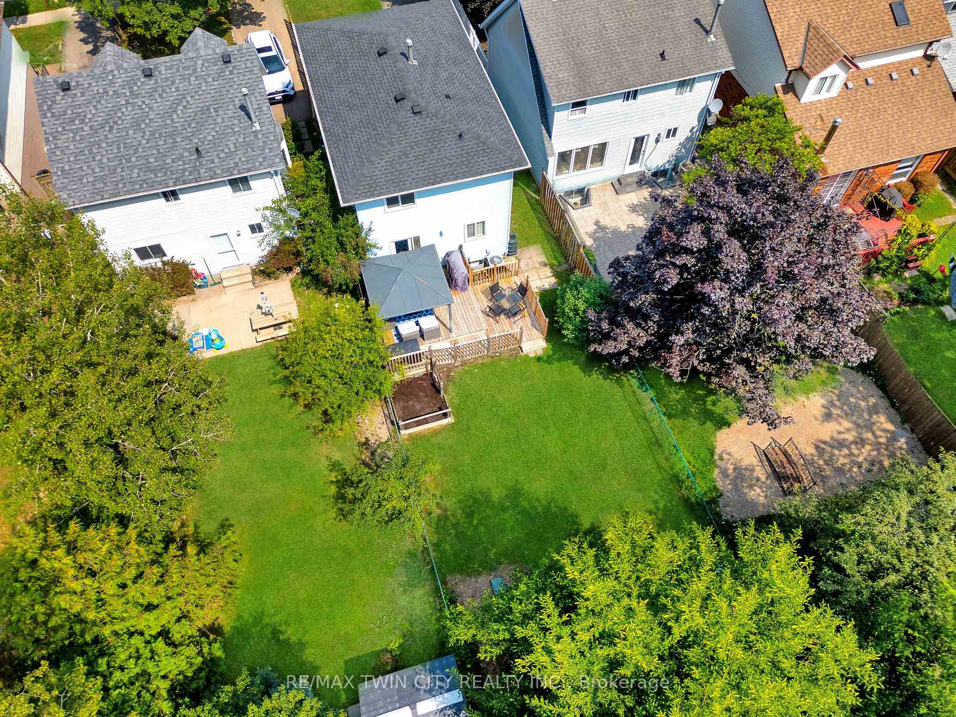 Photo 47 of 41 Ristau Crescent, Kitchener, Laurentian Hills — HOMEH