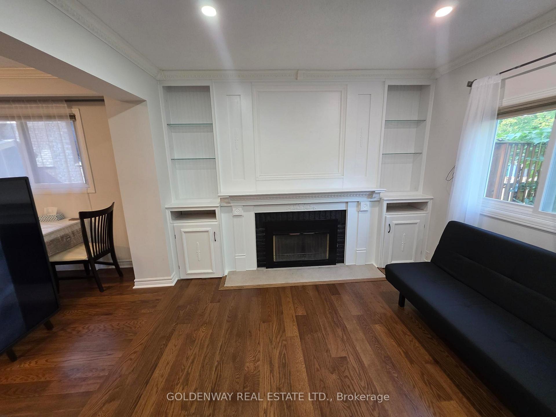 Photo 2 of 129 Major Buttons Drive, Markham, Sherwood-Amberglen — HOMEH