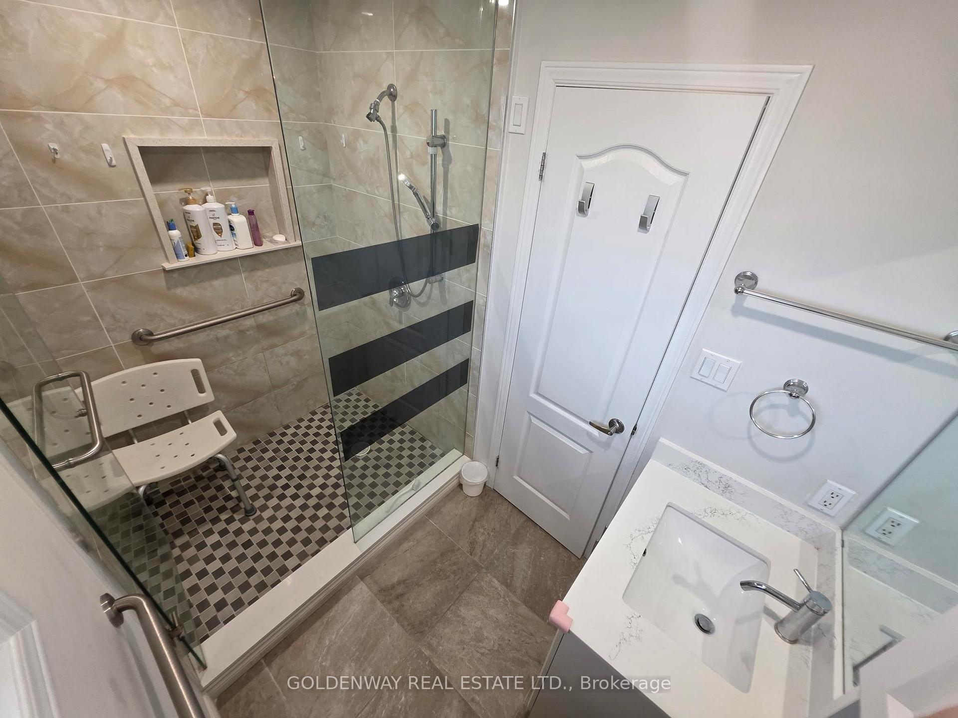 Photo 22 of 129 Major Buttons Drive, Markham, Sherwood-Amberglen — HOMEH