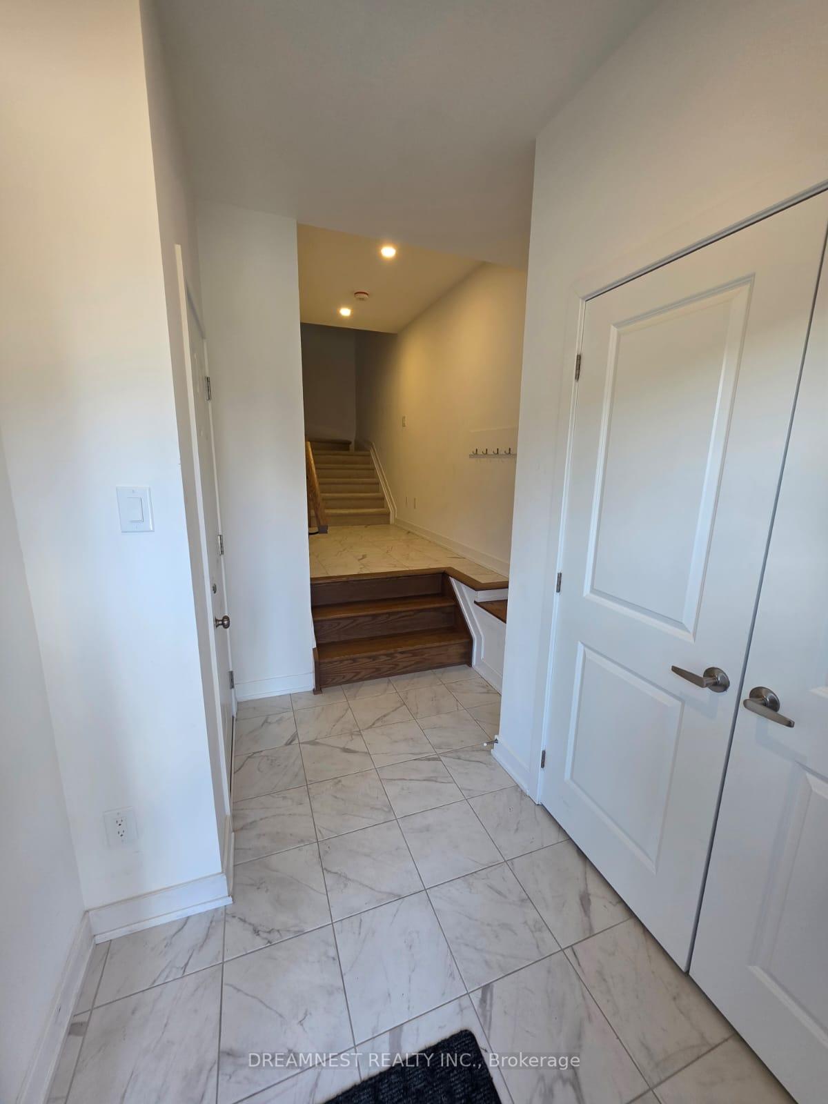 Photo 3 of 854 Anciano Crescent, Ottawa, Kanata - Emerald Meadows/Trailwest — HOMEH