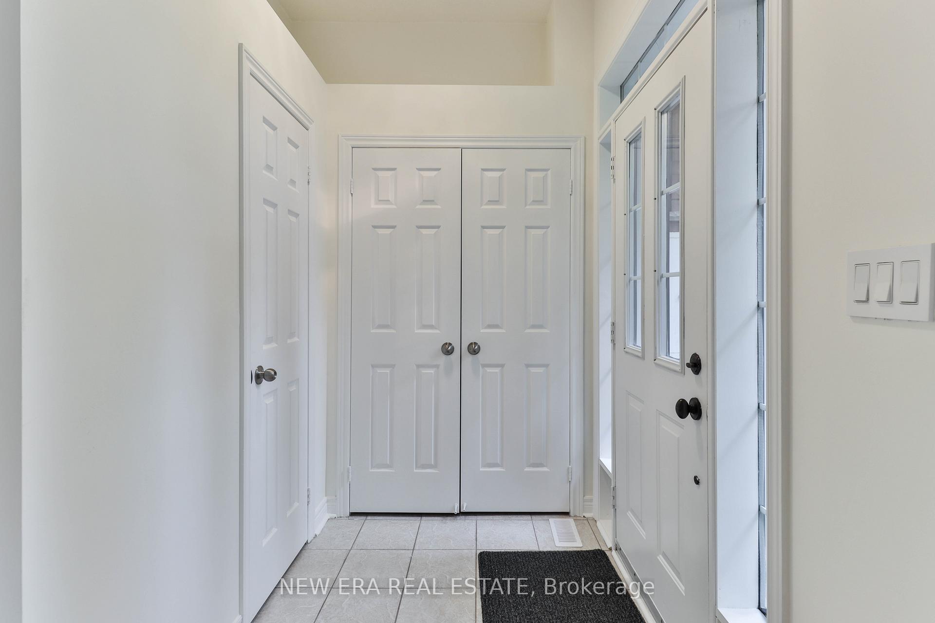 Photo 2 of 3 Sharon Lee Drive, Markham, Berczy — HOMEH