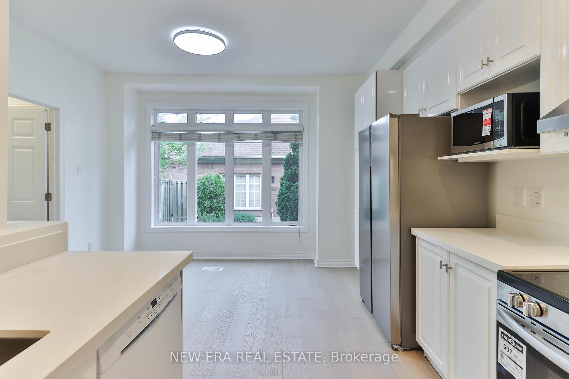 Photo 7 of 3 Sharon Lee Drive, Markham, Berczy — HOMEH