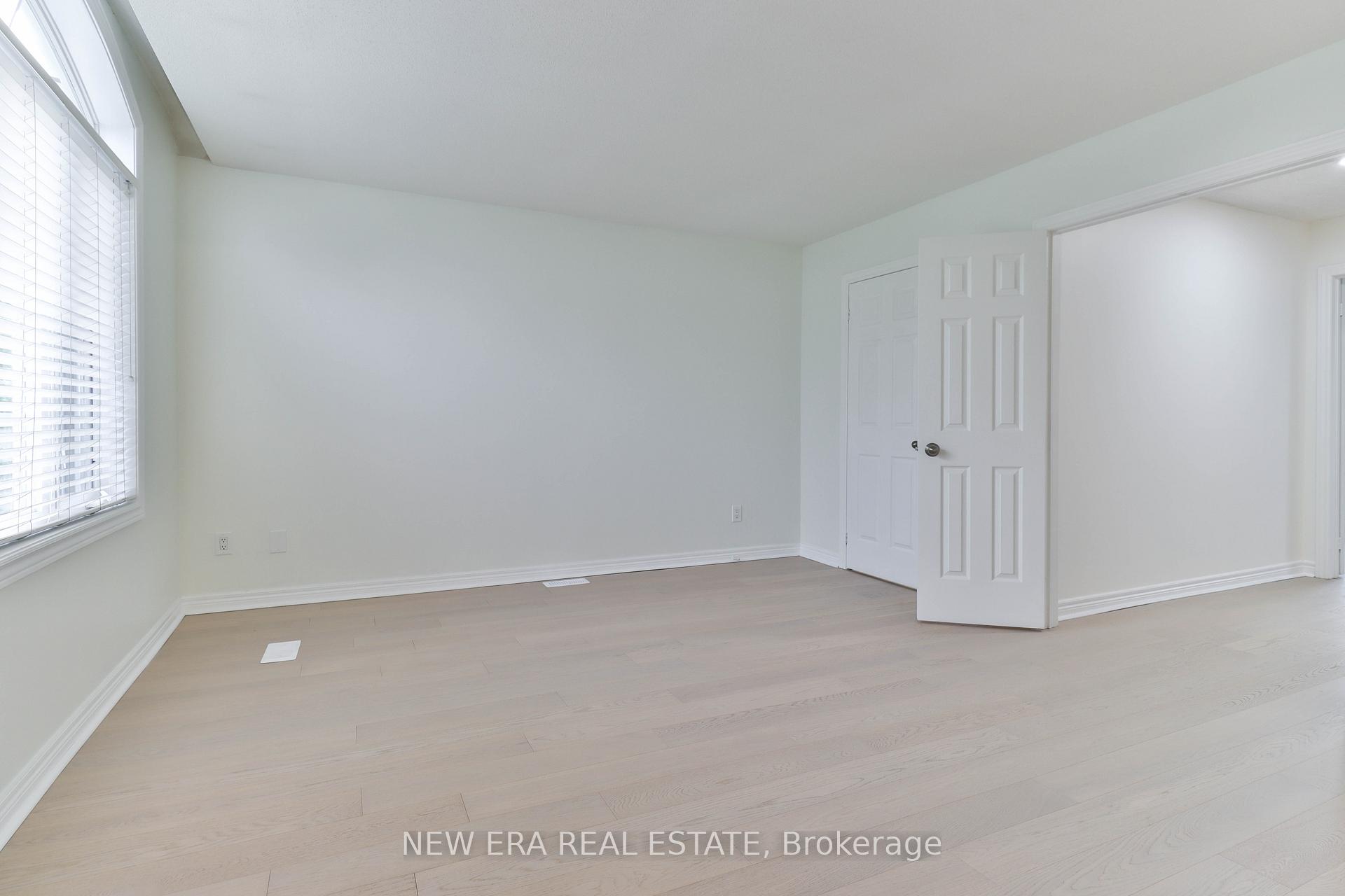 Photo 12 of 3 Sharon Lee Drive, Markham, Berczy — HOMEH