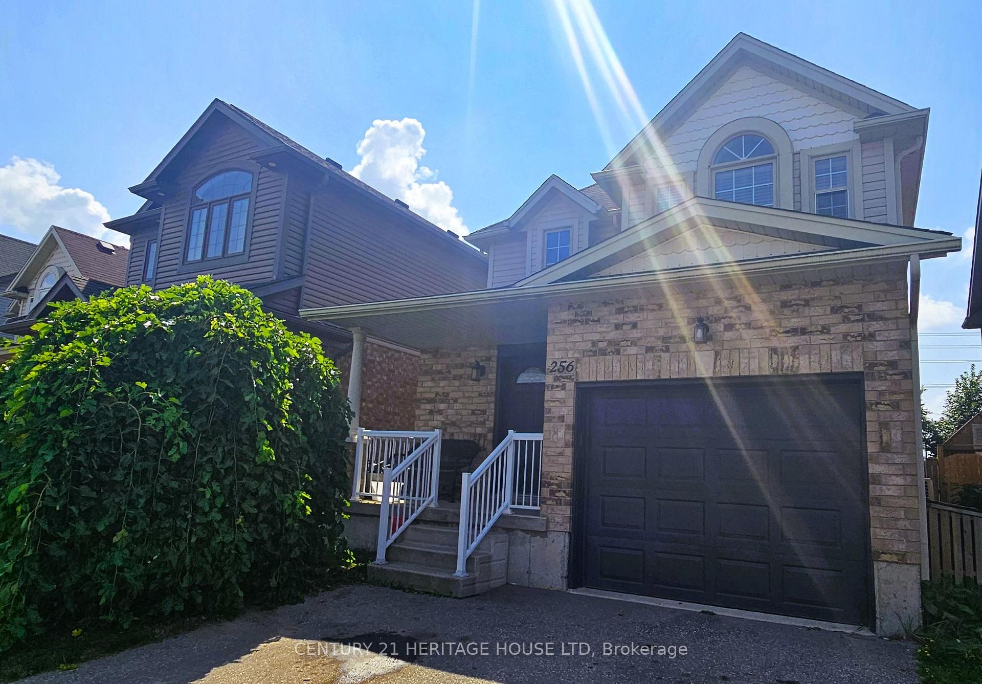 Photo 2 of 256 Sienna Crescent, Kitchener — HOMEH