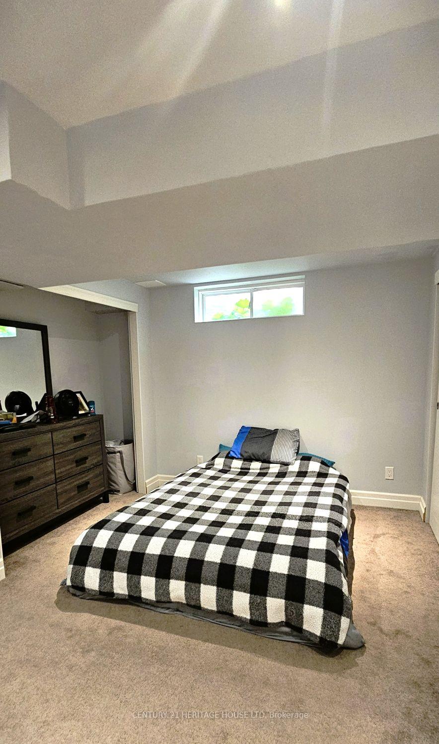 Photo 16 of 256 Sienna Crescent, Kitchener — HOMEH
