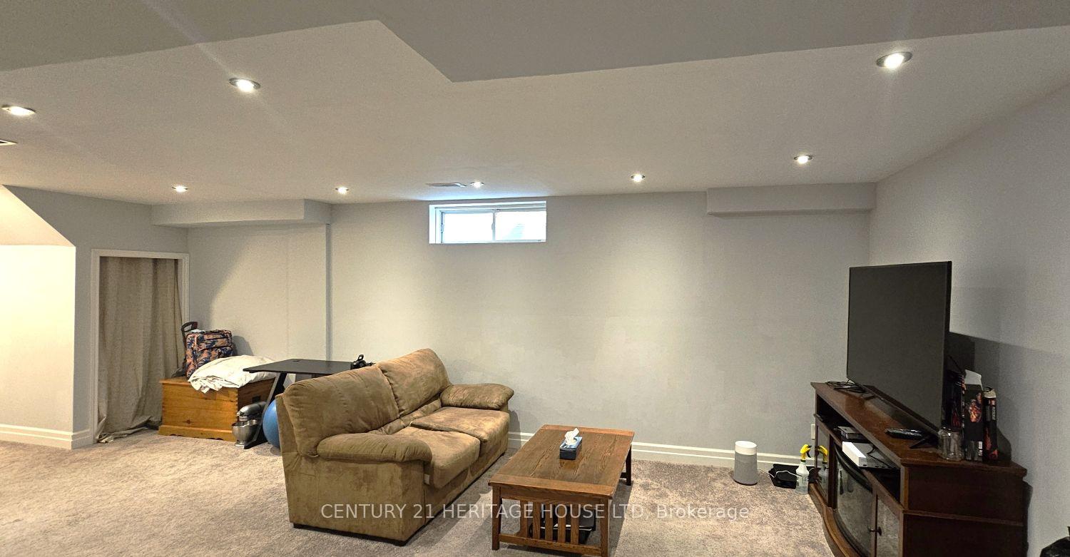 Photo 17 of 256 Sienna Crescent, Kitchener — HOMEH