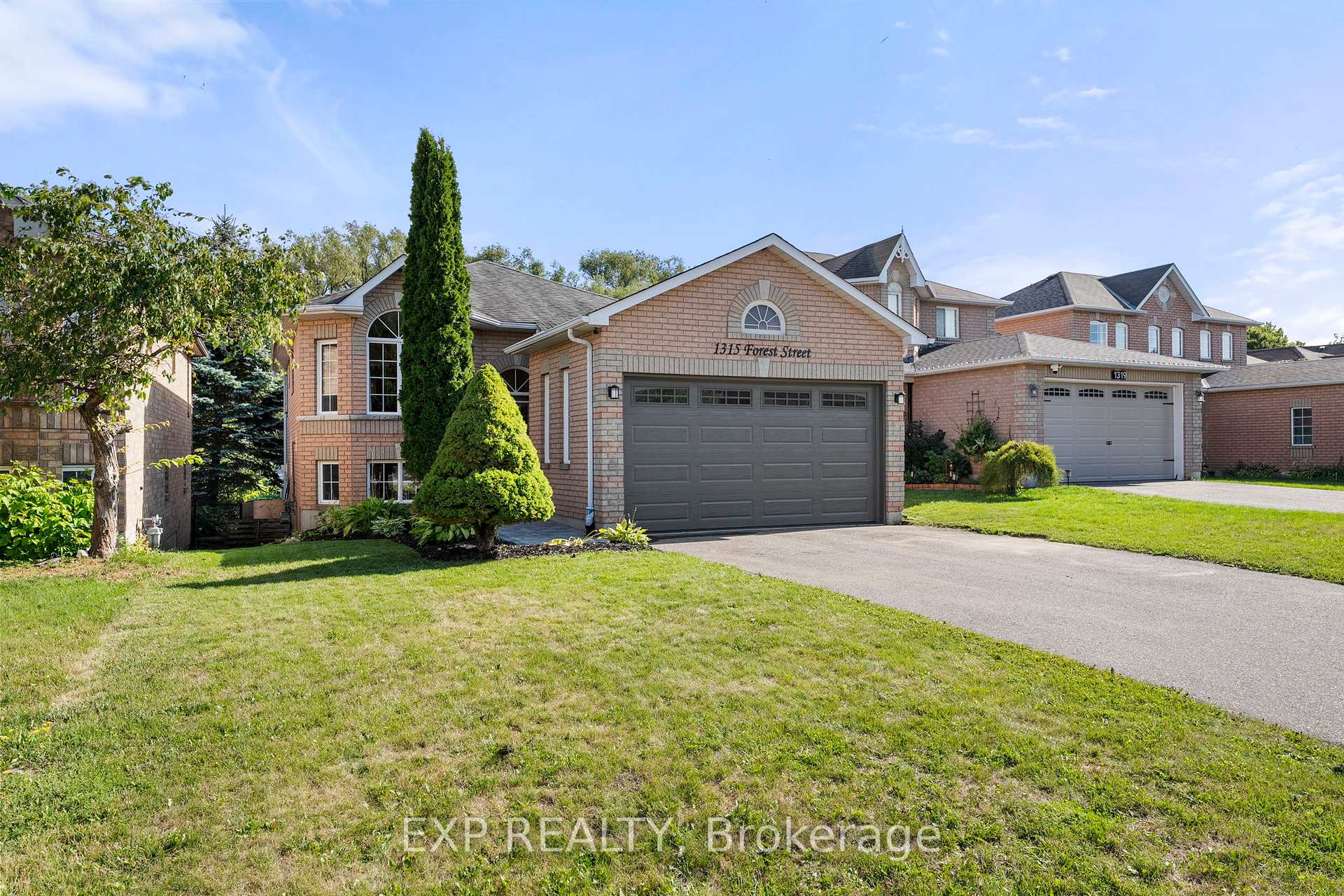 Photo 2 of 1315 Forest Street, Innisfil, Alcona — HOMEH