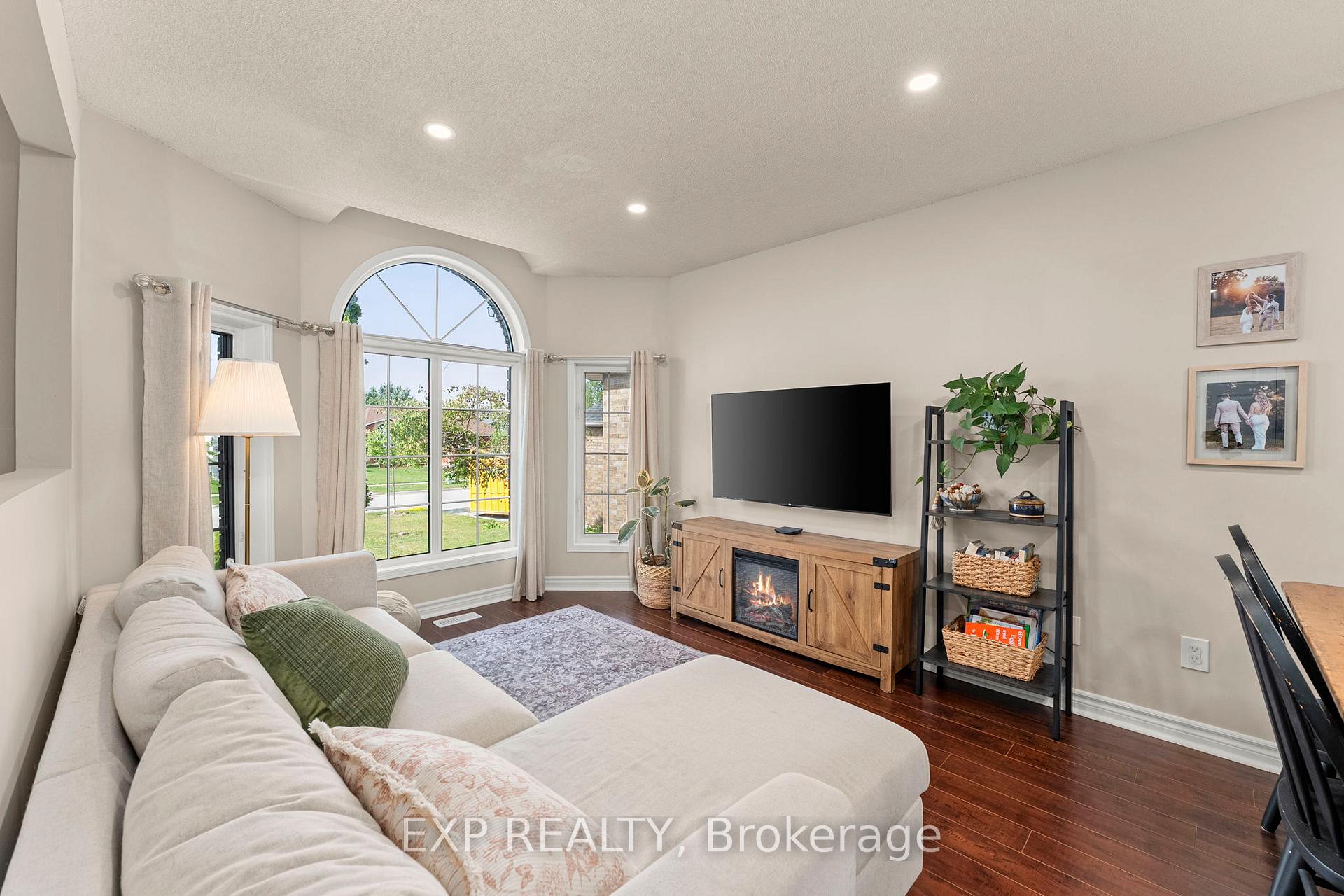 Photo 6 of 1315 Forest Street, Innisfil, Alcona — HOMEH