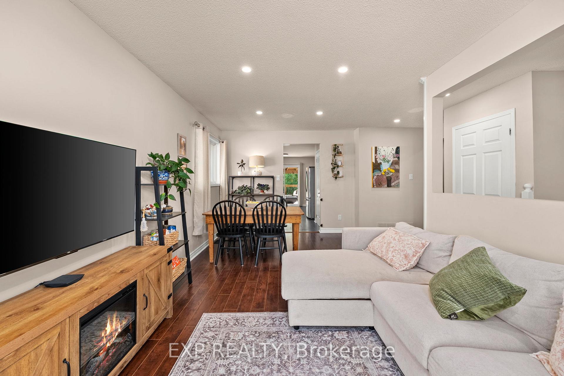 Photo 7 of 1315 Forest Street, Innisfil, Alcona — HOMEH