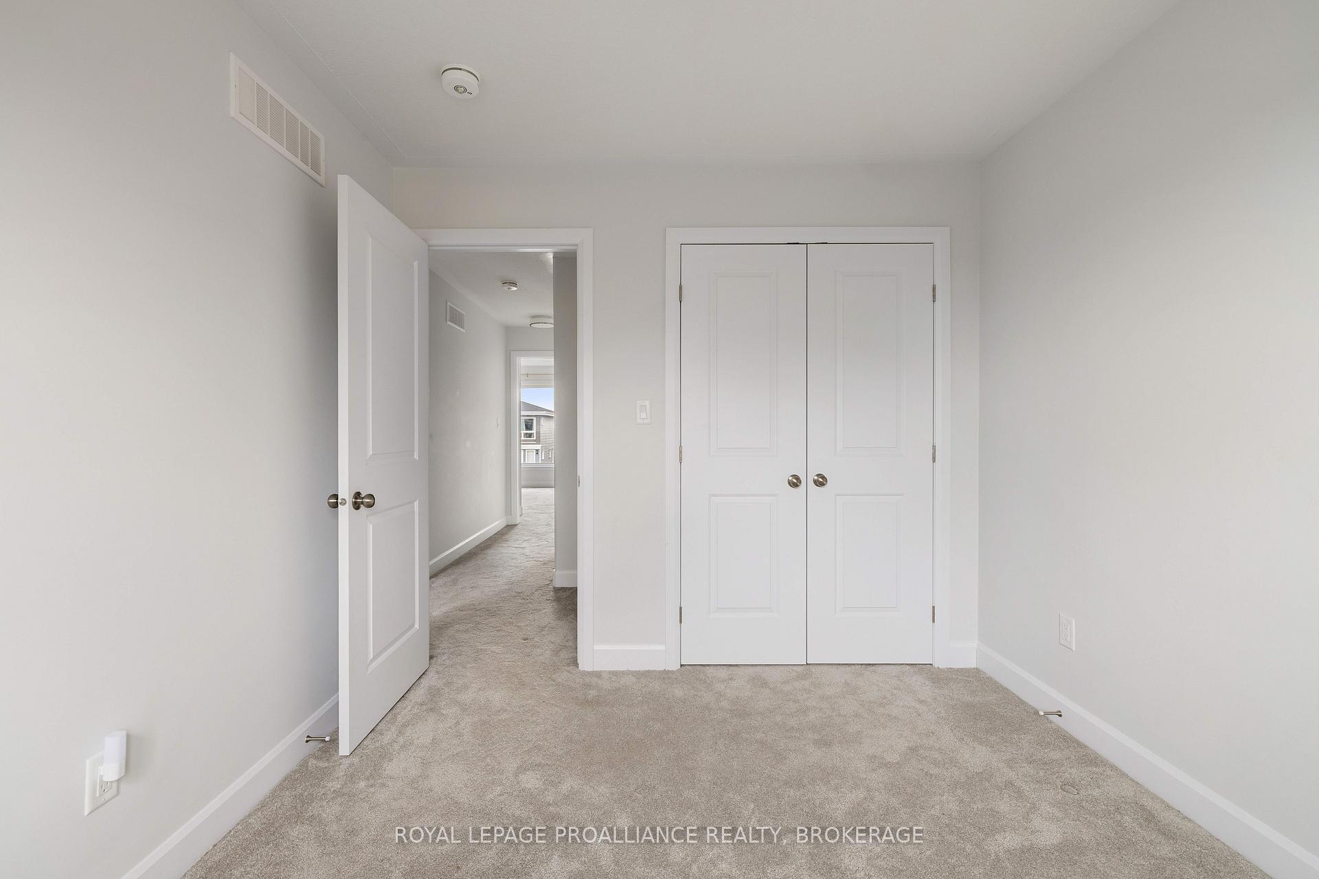 Photo 9 of 133 Superior Drive, Loyalist, Amherstview — HOMEH