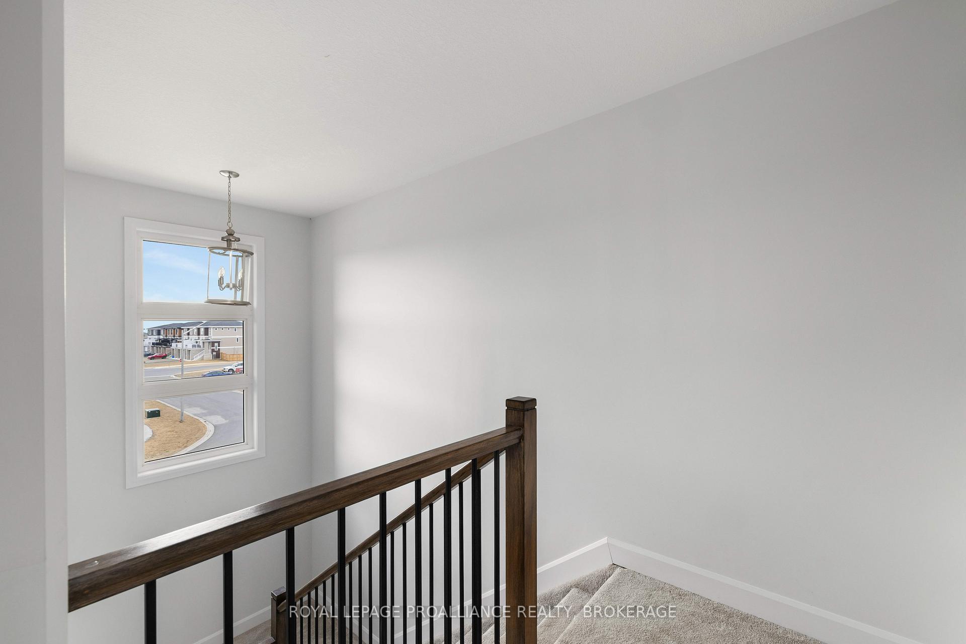 Photo 14 of 133 Superior Drive, Loyalist, Amherstview — HOMEH