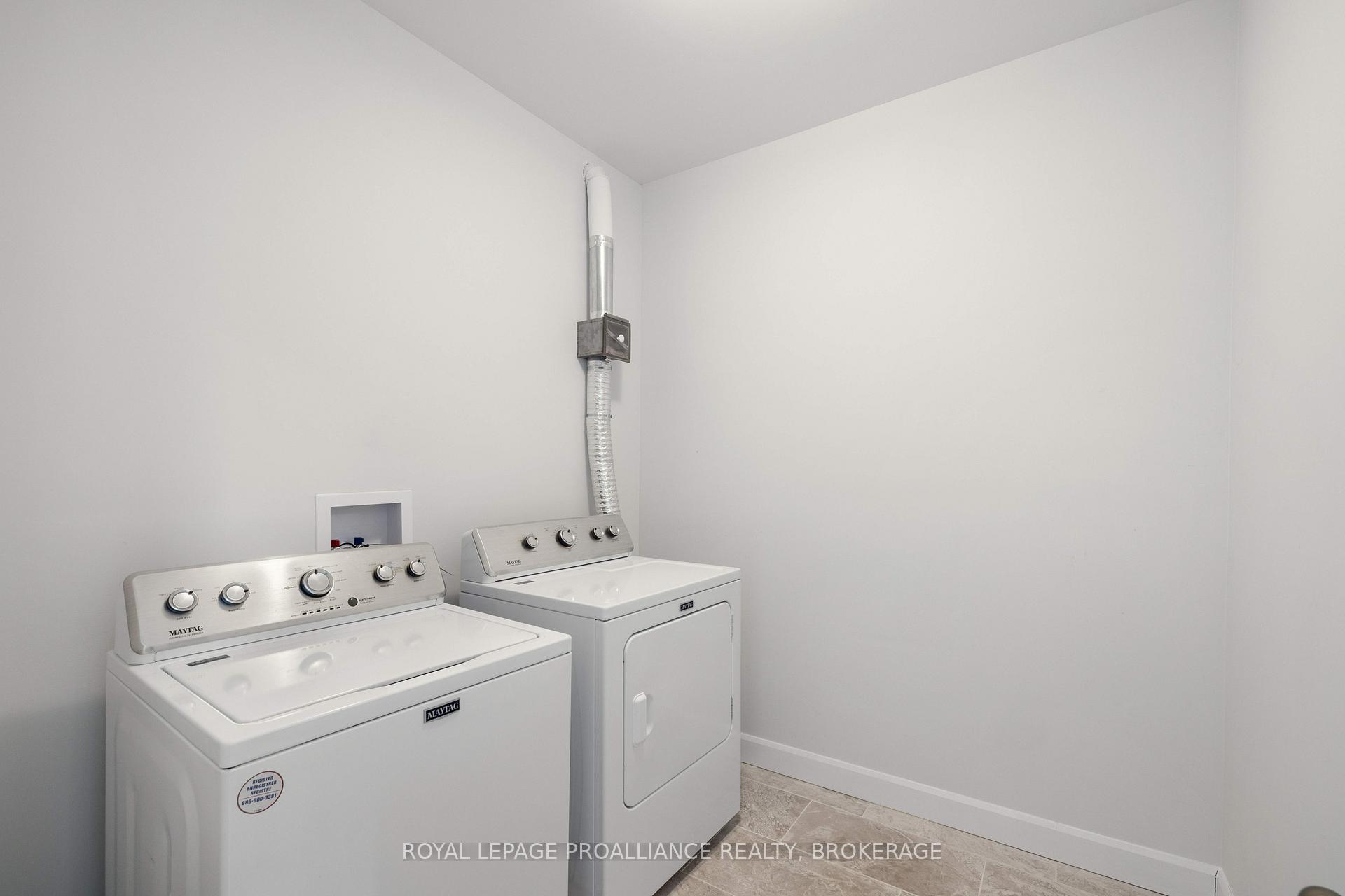 Photo 16 of 133 Superior Drive, Loyalist, Amherstview — HOMEH