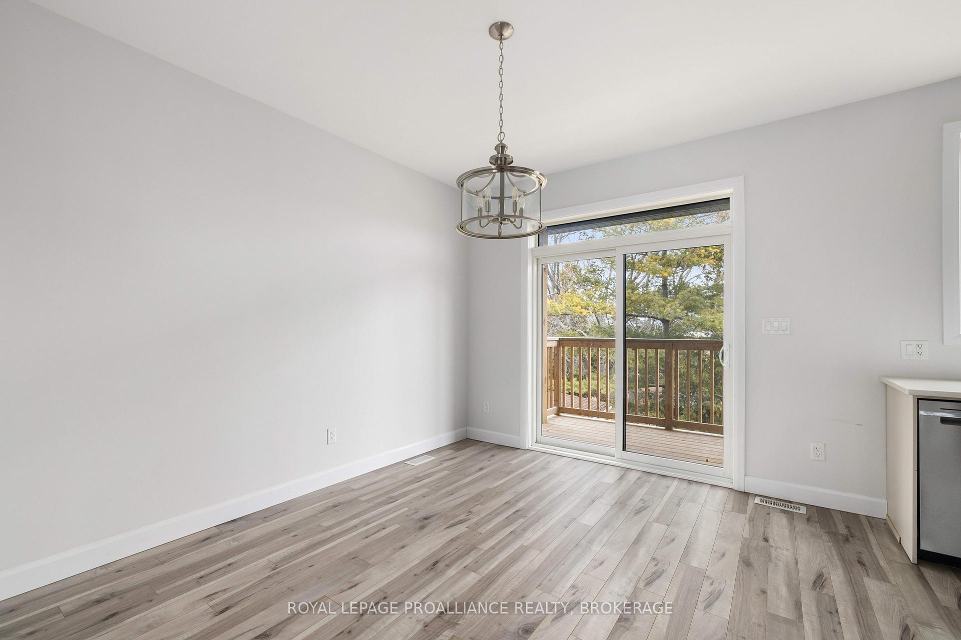 Photo 17 of 133 Superior Drive, Loyalist, Amherstview — HOMEH