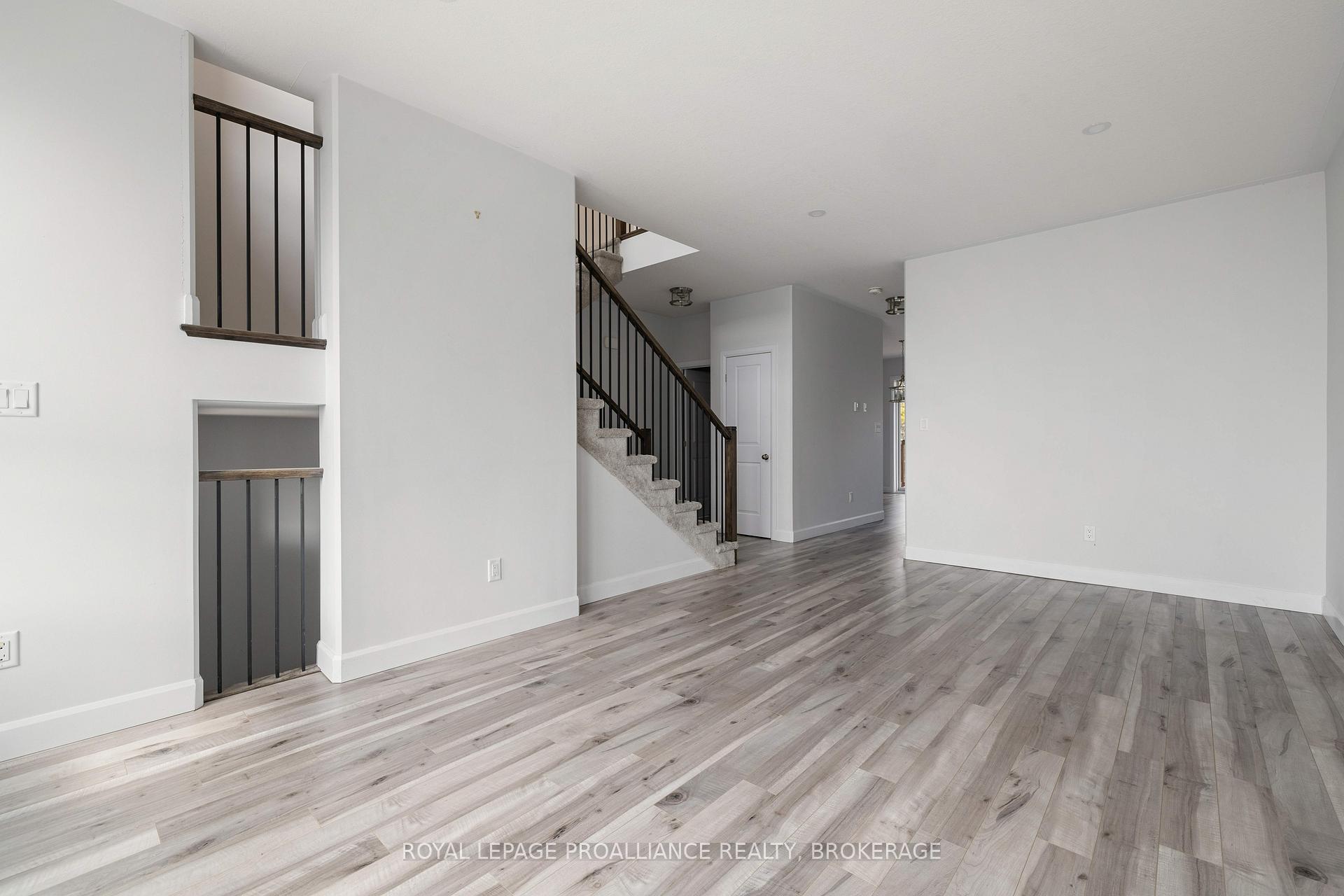 Photo 27 of 133 Superior Drive, Loyalist, Amherstview — HOMEH