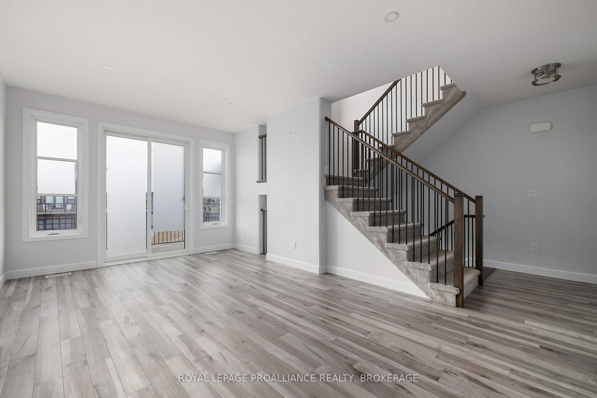 Photo 29 of 133 Superior Drive, Loyalist, Amherstview — HOMEH