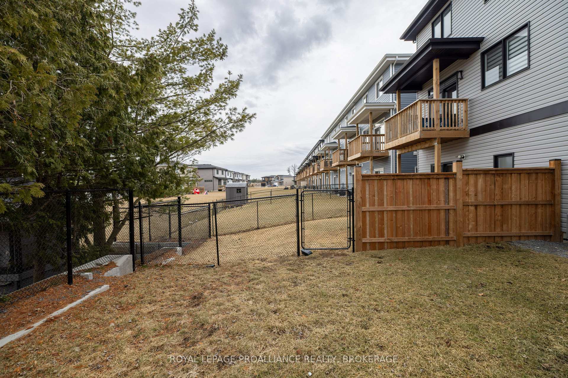Photo 35 of 133 Superior Drive, Loyalist, Amherstview — HOMEH