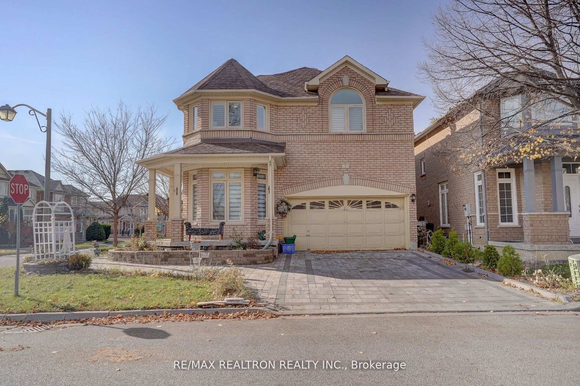 Photo 2 of 2 Mccaul Street, Markham, Berczy — HOMEH