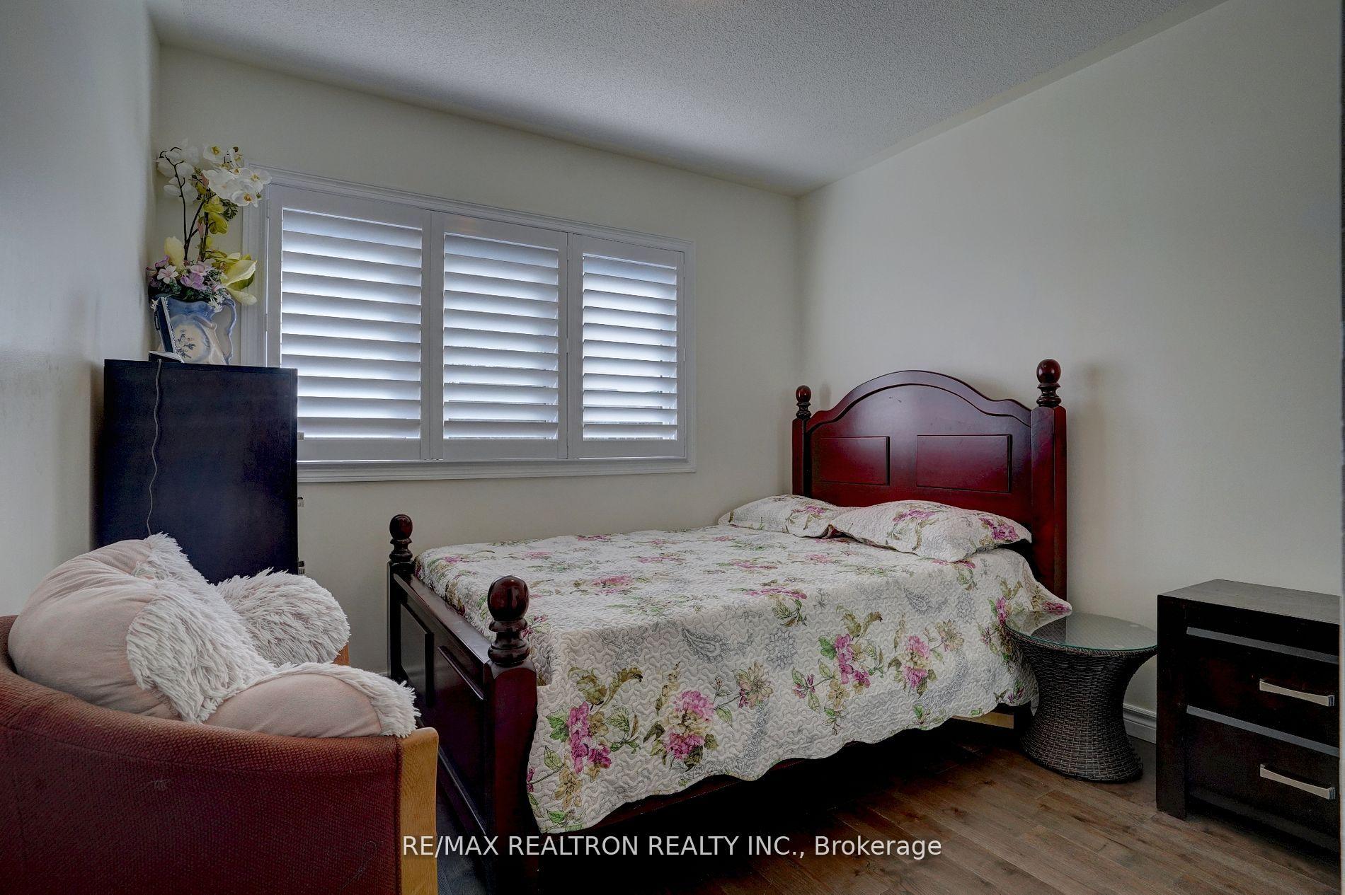 Photo 17 of 2 Mccaul Street, Markham, Berczy — HOMEH