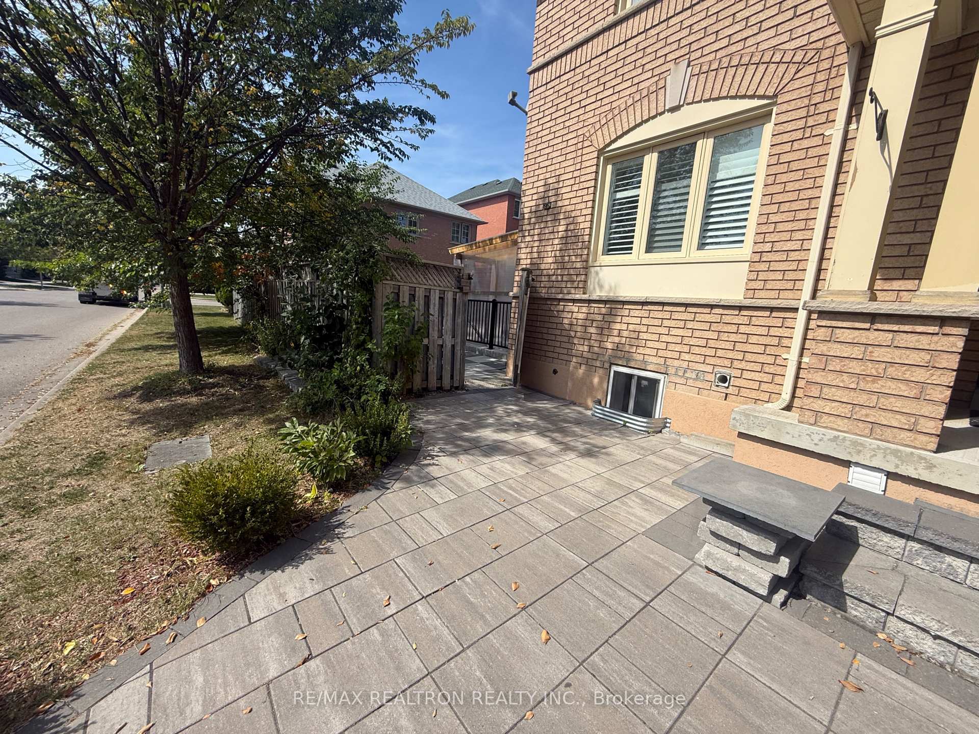 Photo 41 of 2 Mccaul Street, Markham, Berczy — HOMEH