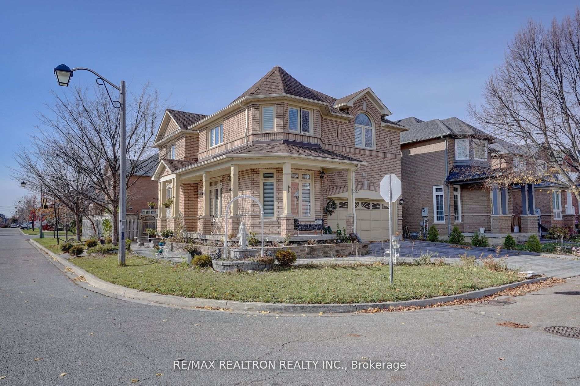 Photo 42 of 2 Mccaul Street, Markham, Berczy — HOMEH