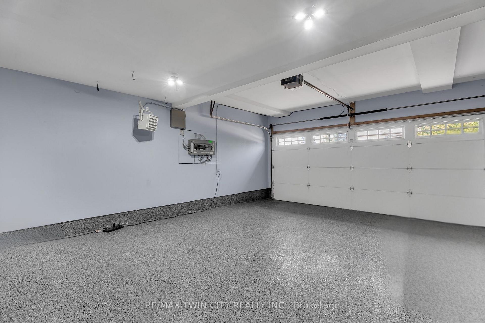 Photo 14 of 4 Orchid Crescent, Kitchener — HOMEH