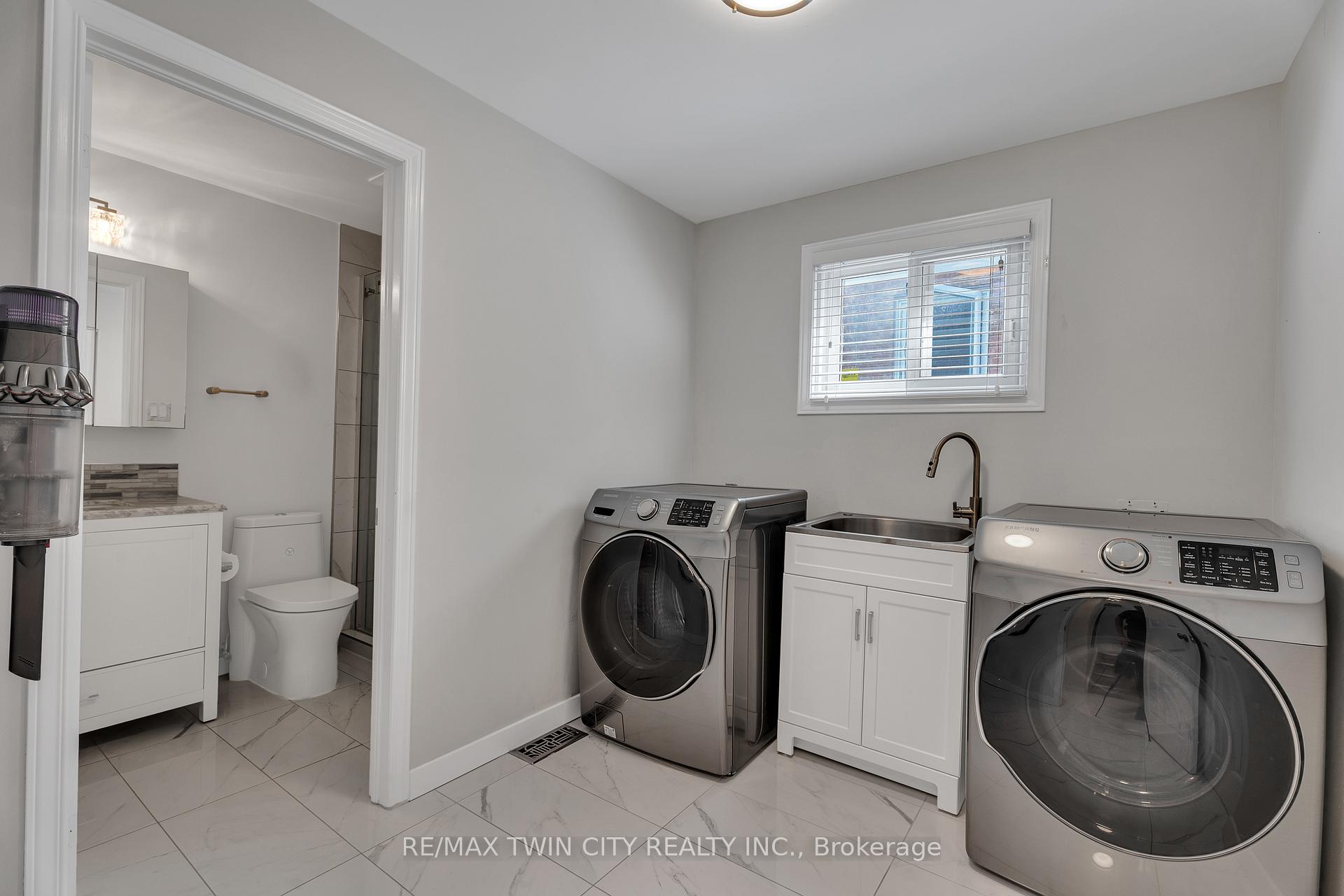 Photo 16 of 4 Orchid Crescent, Kitchener — HOMEH