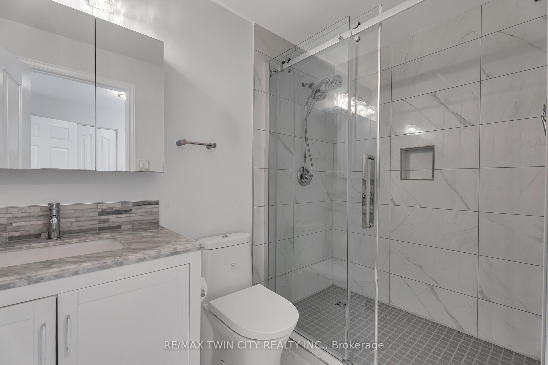 Photo 17 of 4 Orchid Crescent, Kitchener — HOMEH