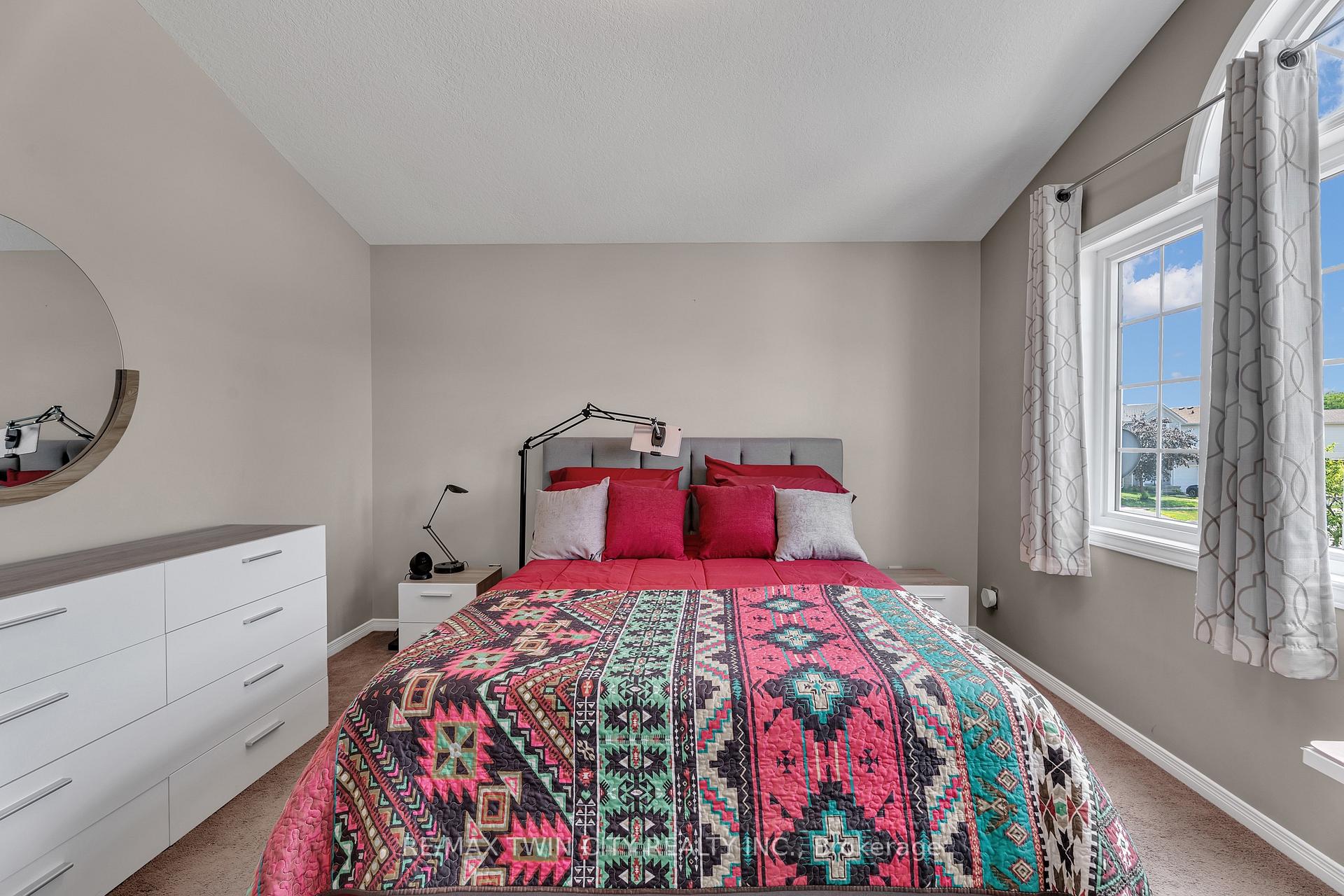 Photo 20 of 4 Orchid Crescent, Kitchener — HOMEH