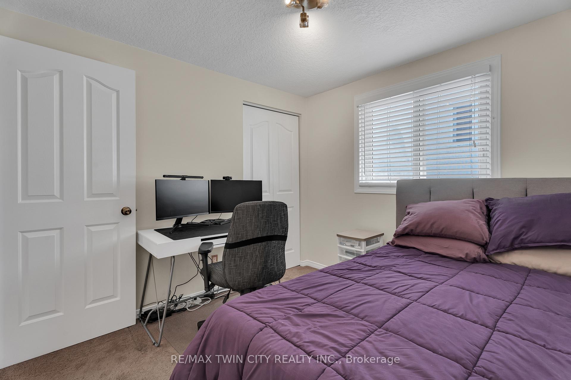 Photo 24 of 4 Orchid Crescent, Kitchener — HOMEH